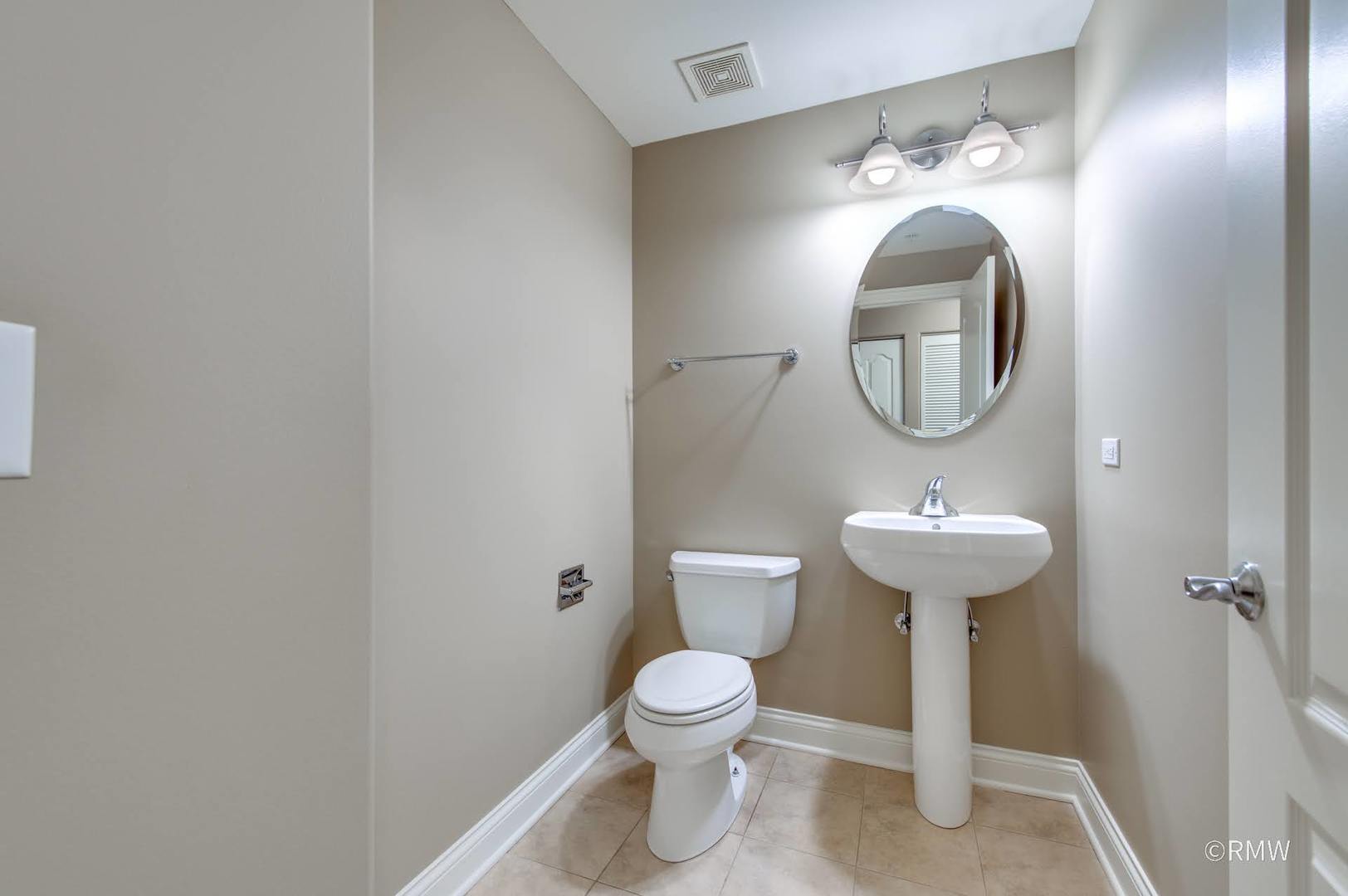 2 Itasca Place #420, Itasca, IL 60143