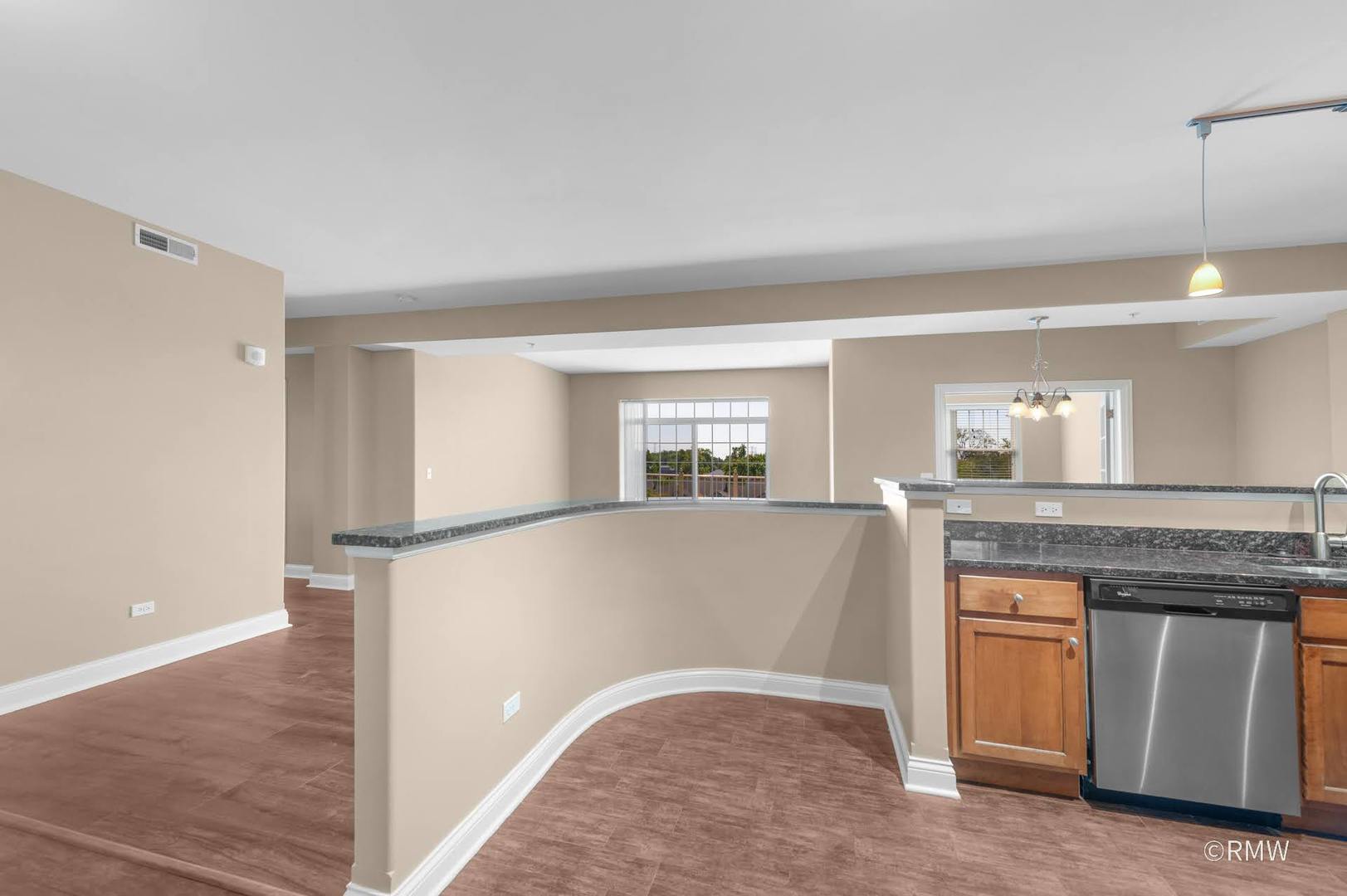 2 Itasca Place #420, Itasca, IL 60143