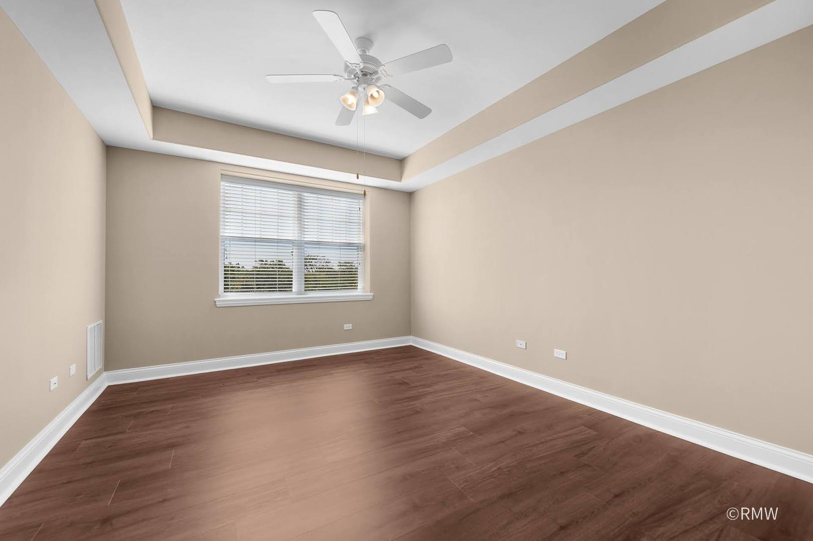 2 Itasca Place #420, Itasca, IL 60143