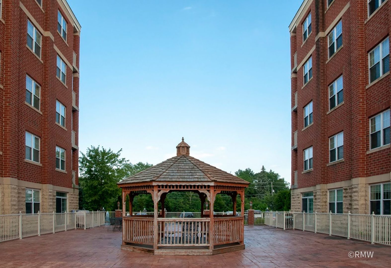 2 Itasca Place #420, Itasca, IL 60143