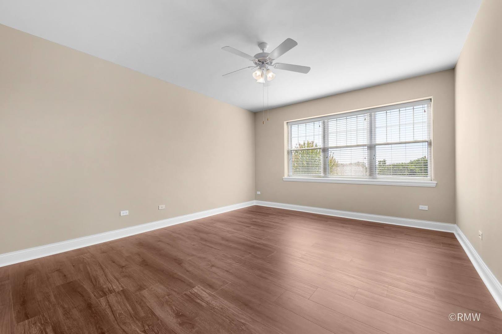 2 Itasca Place #420, Itasca, IL 60143