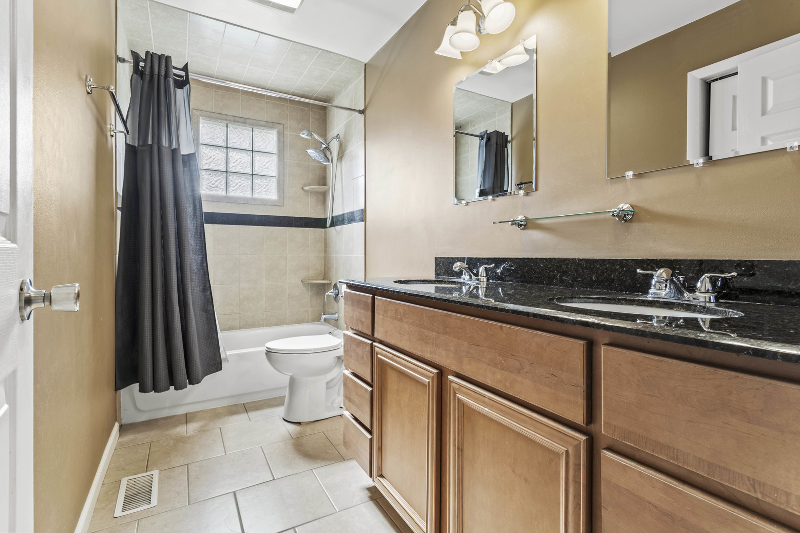 557 Cottonwood Circle, Bolingbrook, IL 60440