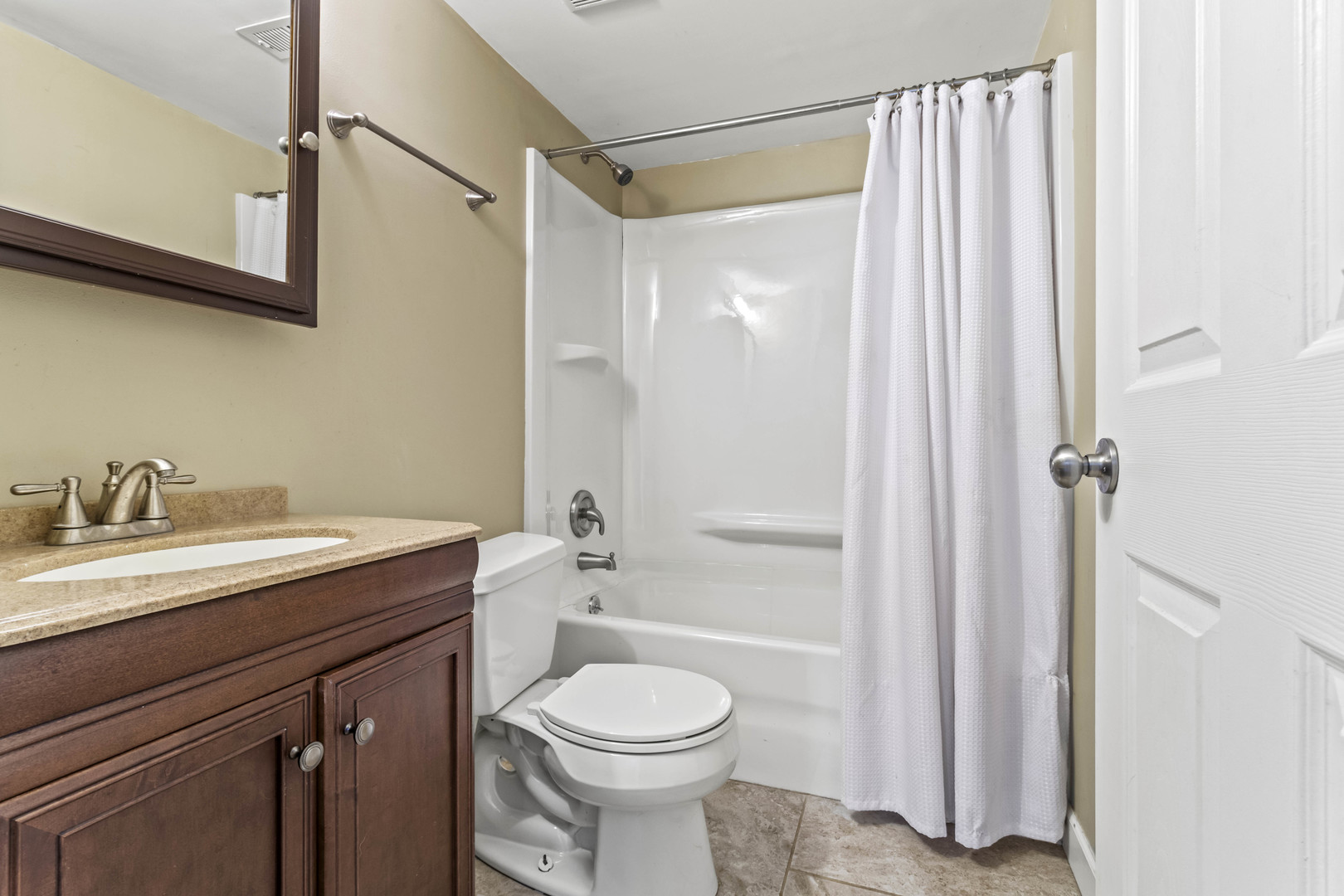 557 Cottonwood Circle, Bolingbrook, IL 60440