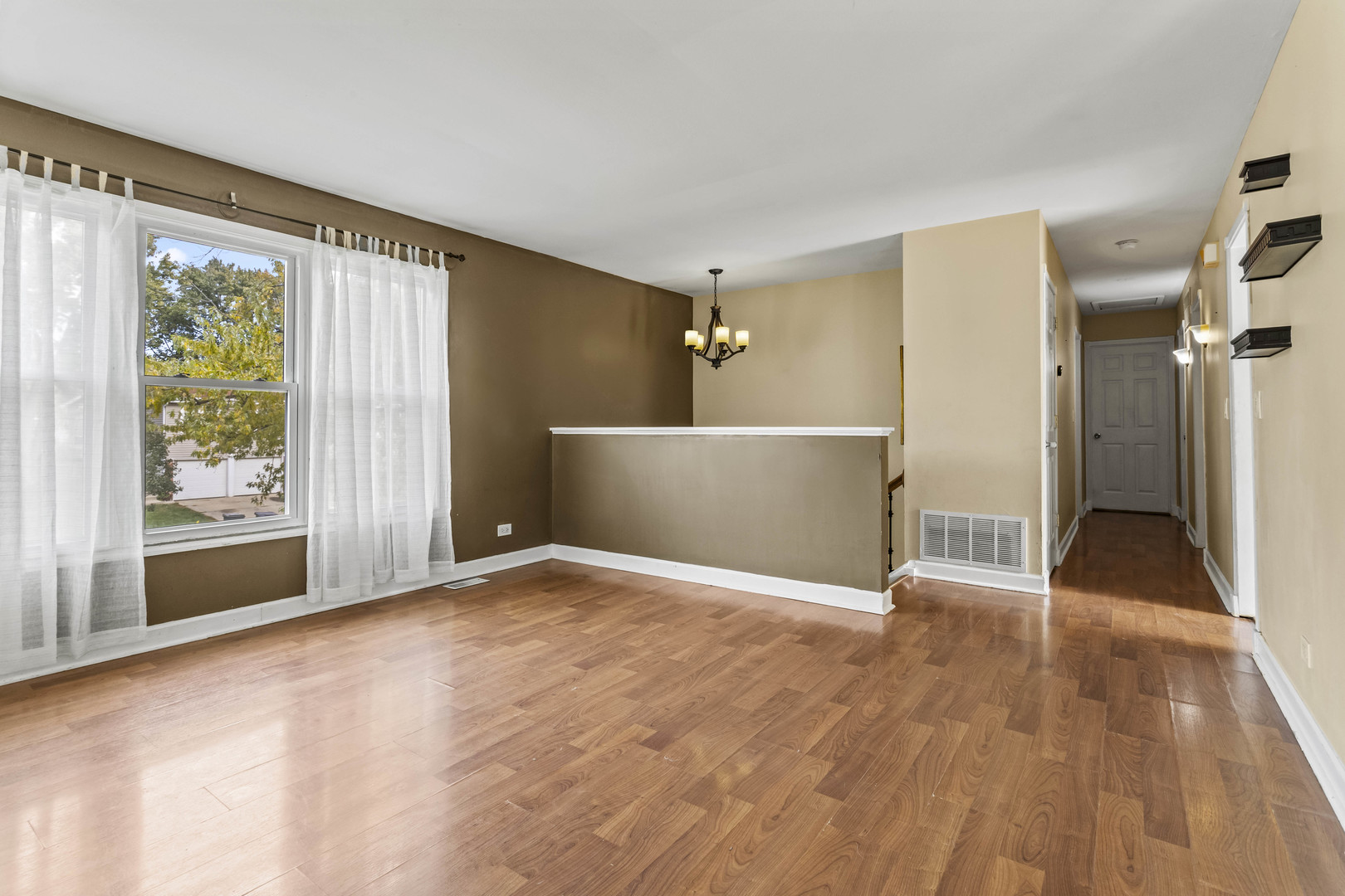 557 Cottonwood Circle, Bolingbrook, IL 60440