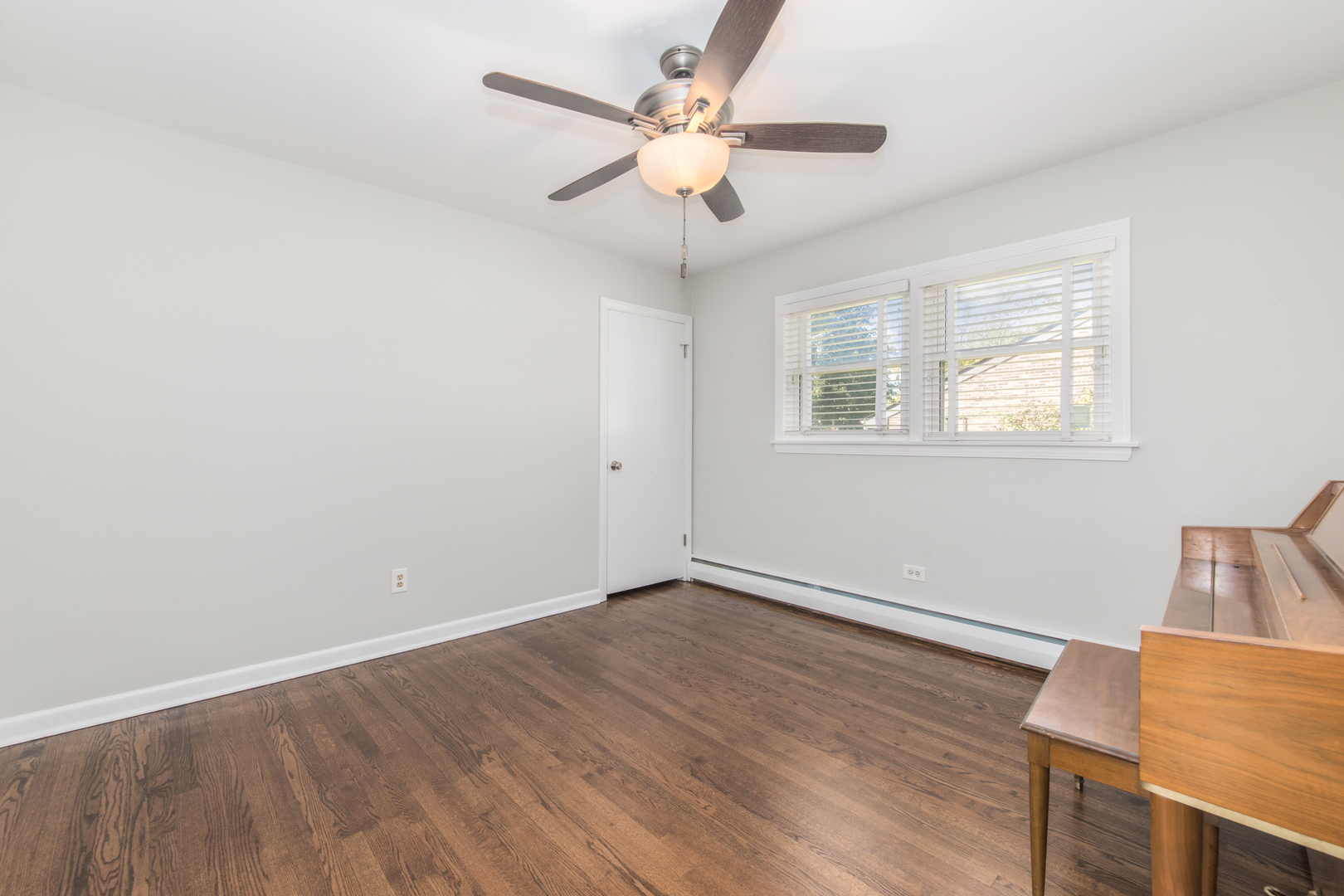 7018 W Birchwood Avenue, Niles, IL 60714