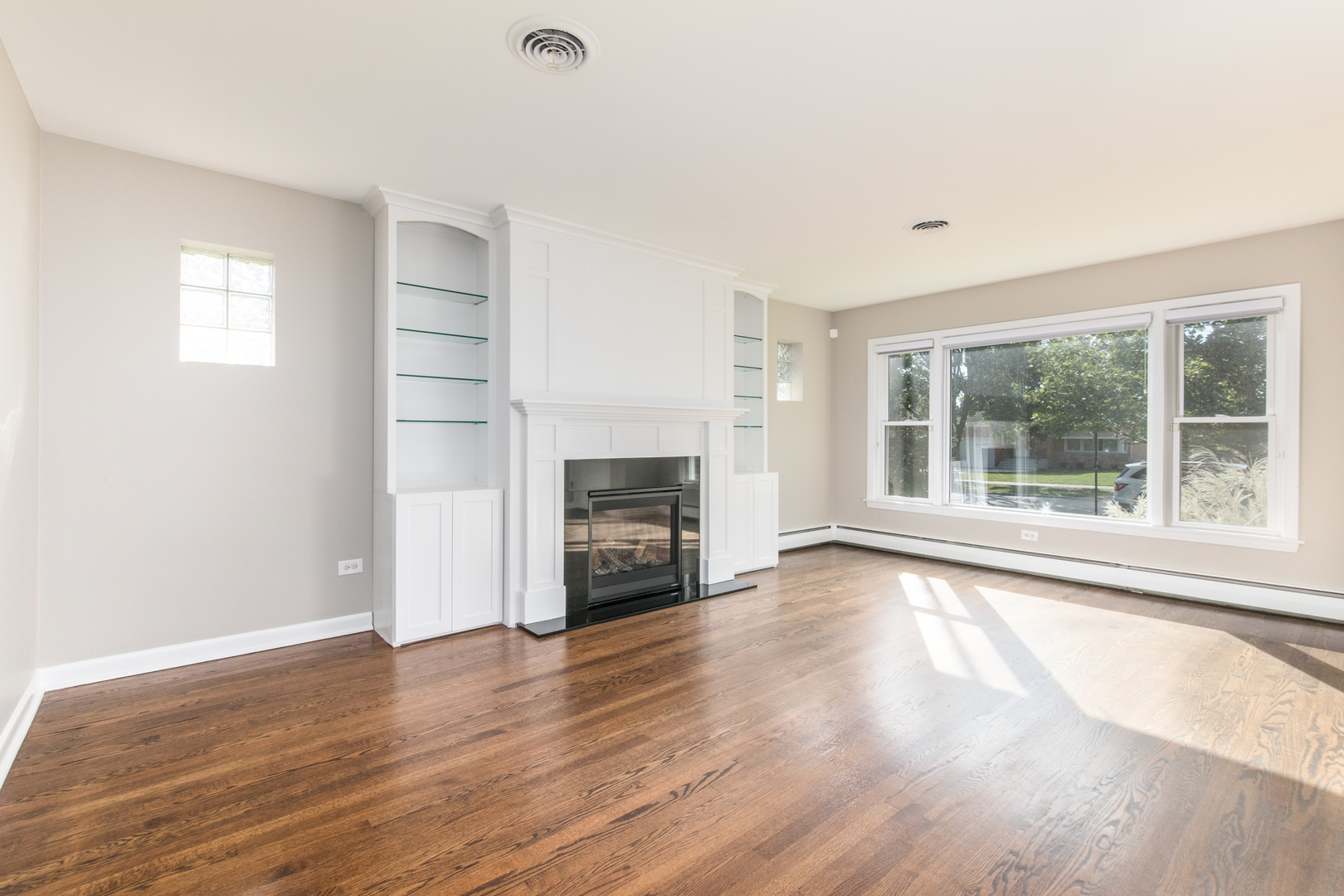 7018 W Birchwood Avenue, Niles, IL 60714