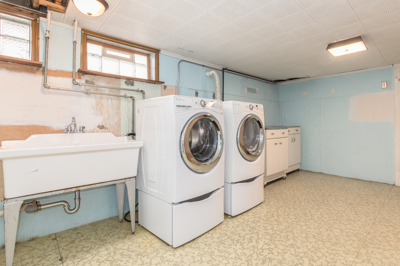 7018 W Birchwood Avenue, Niles, IL 60714