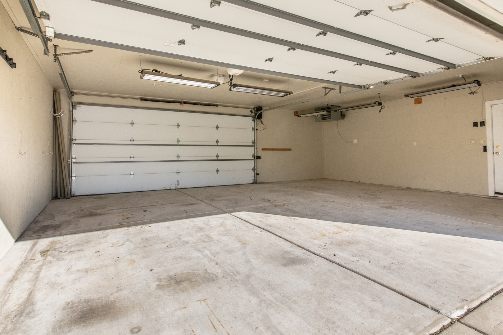 7018 W Birchwood Avenue, Niles, IL 60714