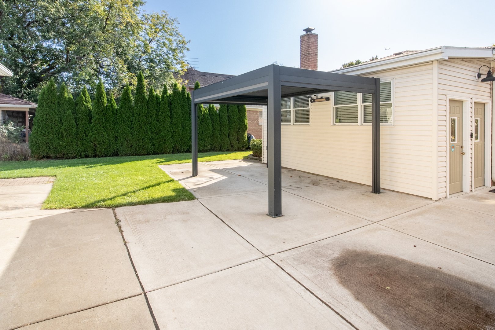 7018 W Birchwood Avenue, Niles, IL 60714