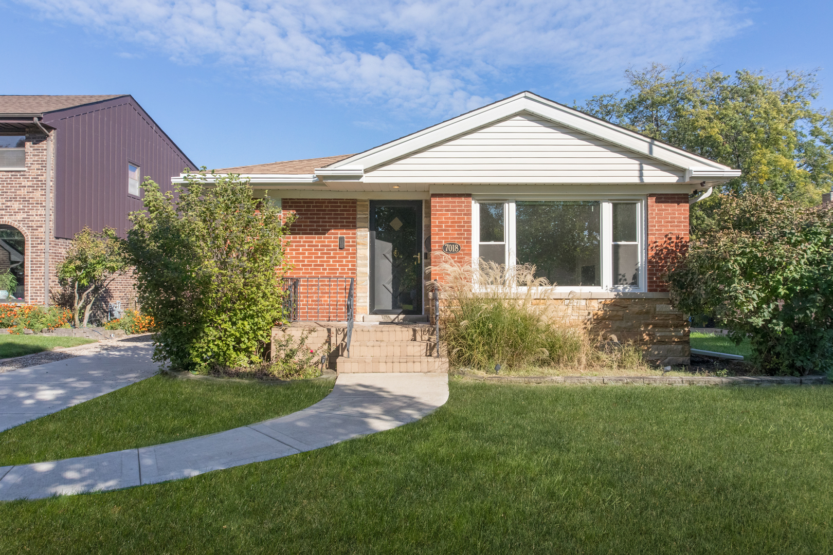 7018 W Birchwood Avenue, Niles, IL 60714