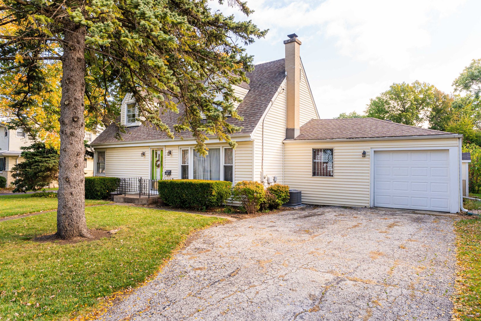 575 S Finley Road, Lombard, IL 60148
