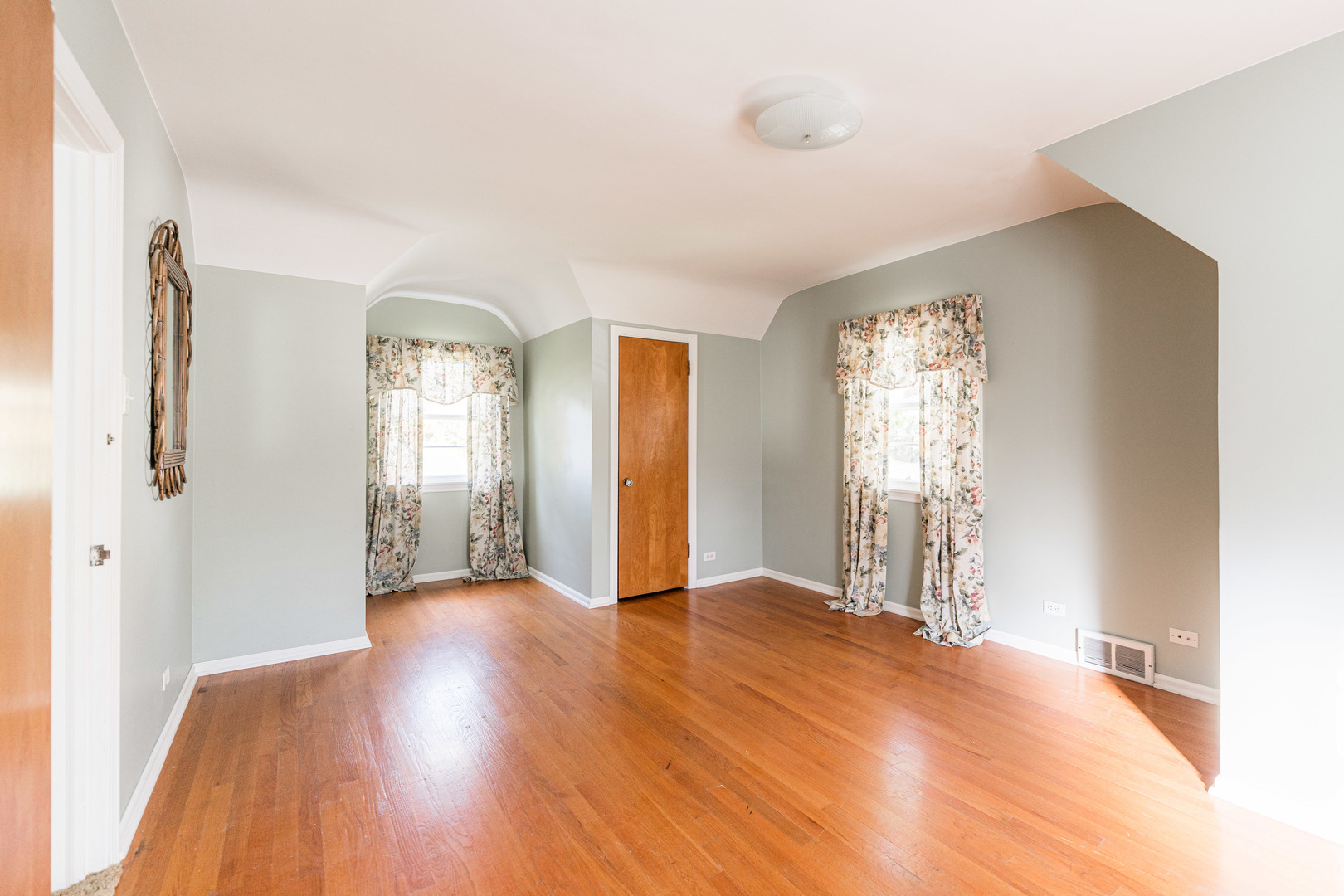 575 S Finley Road, Lombard, IL 60148