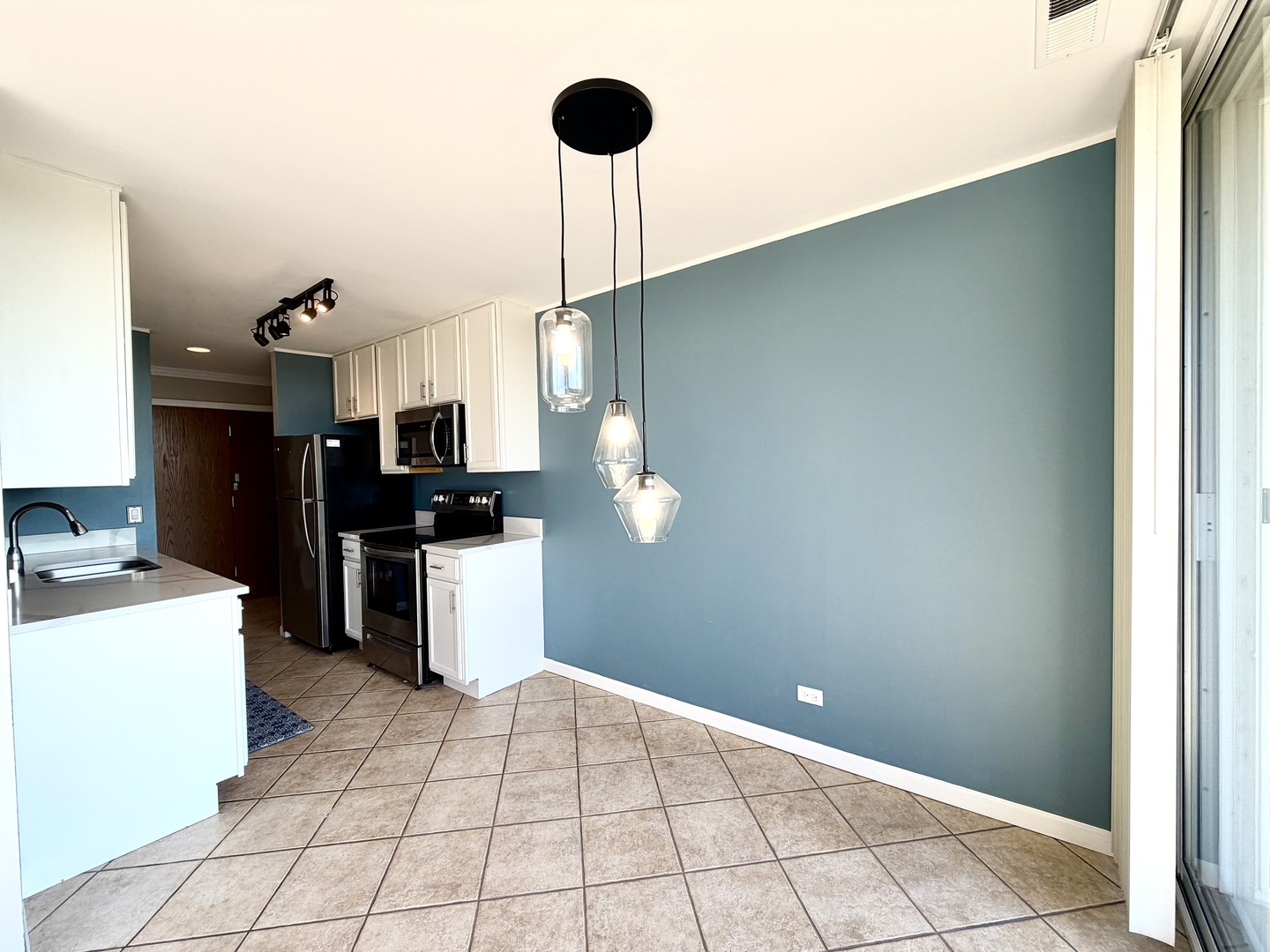 6010 Oakwood Drive #6C, Lisle, IL 60532