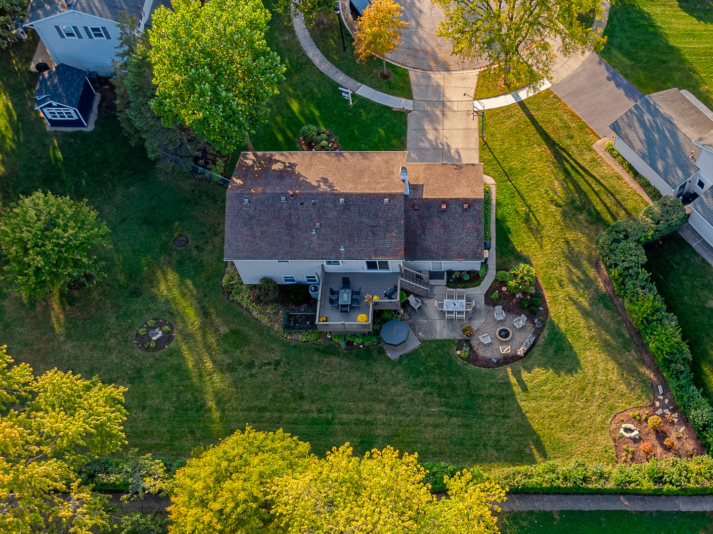 210 Yarmouth Road, Elk Grove Village, IL 60007