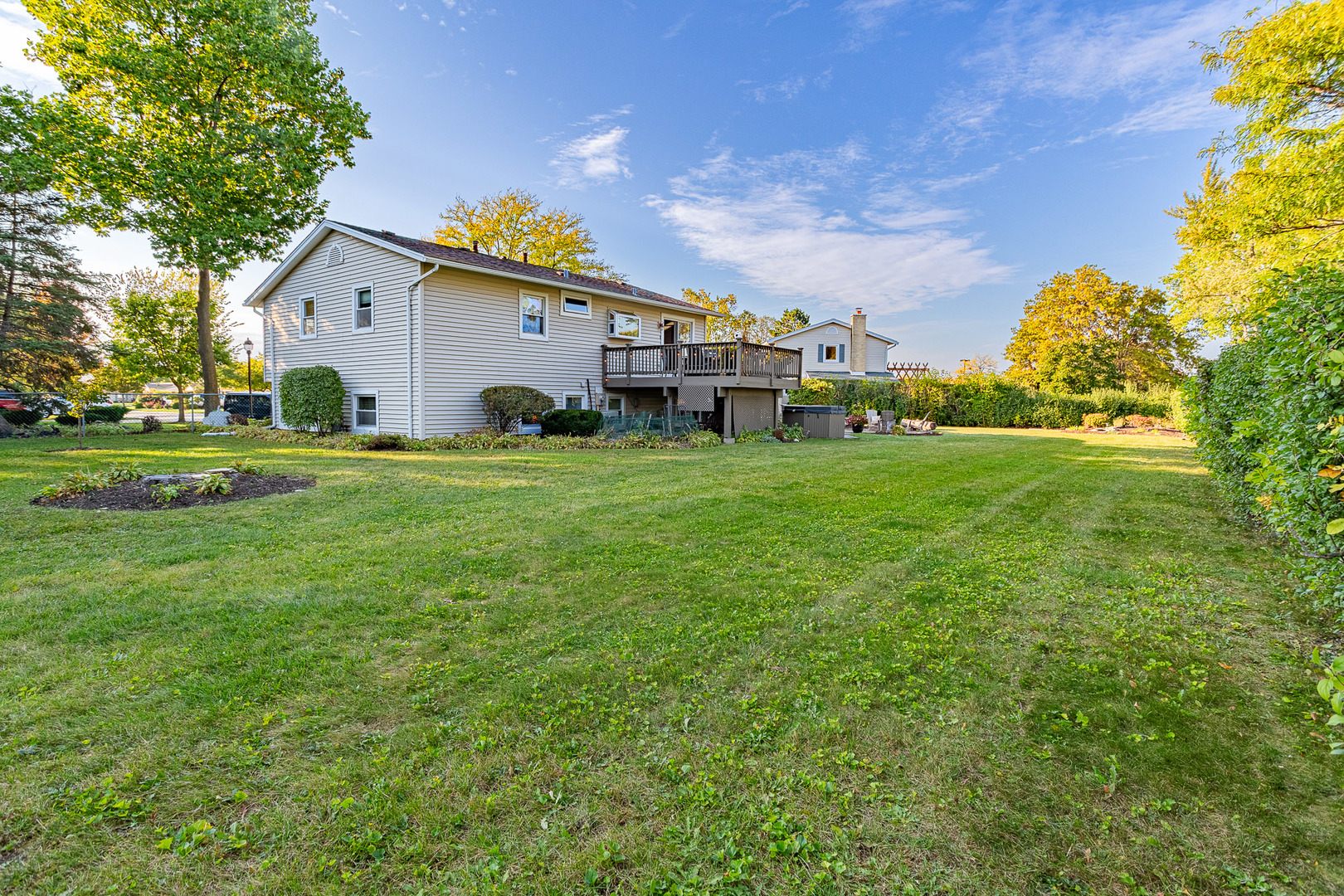 210 Yarmouth Road, Elk Grove Village, IL 60007