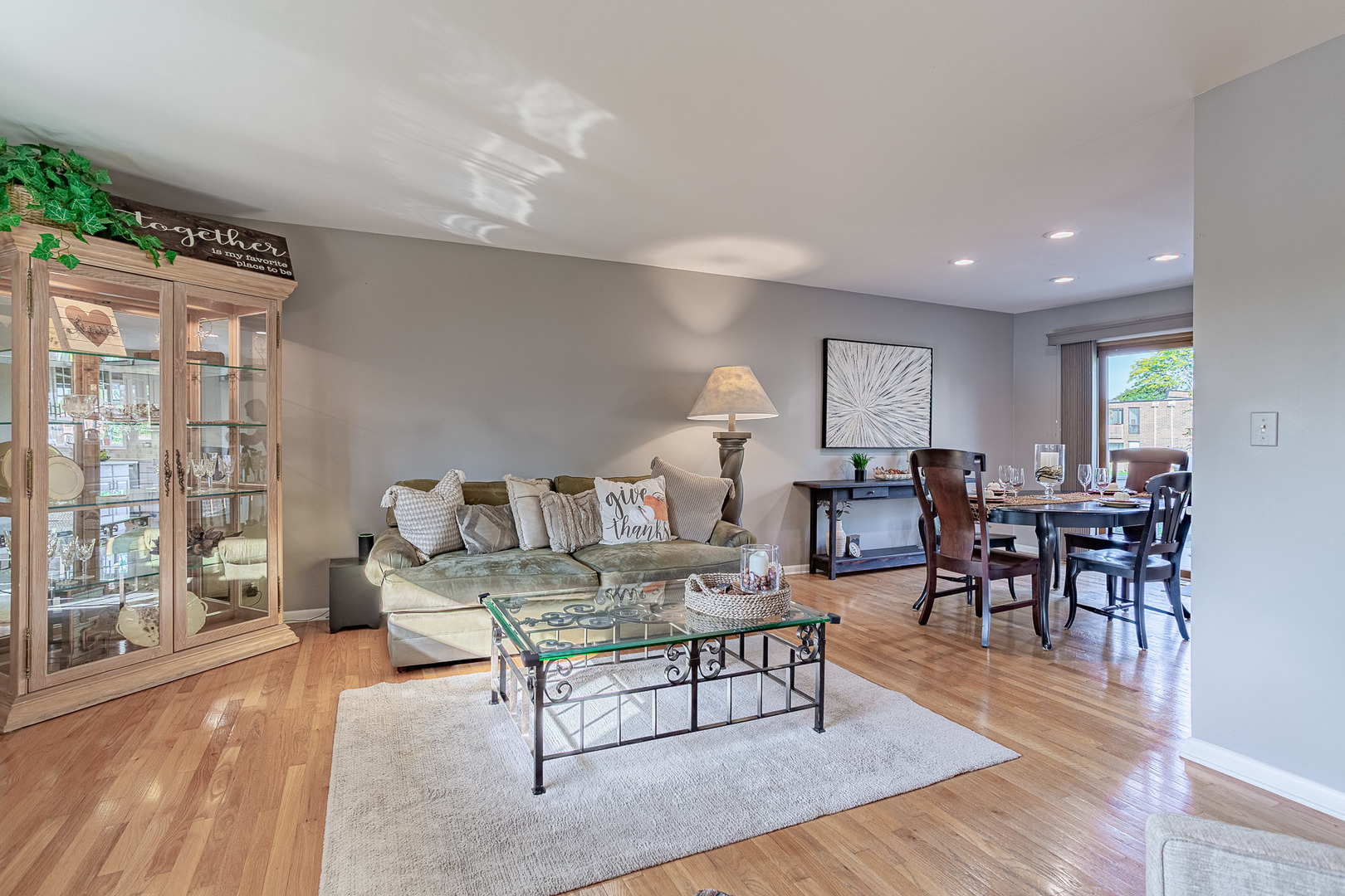 210 Yarmouth Road, Elk Grove Village, IL 60007