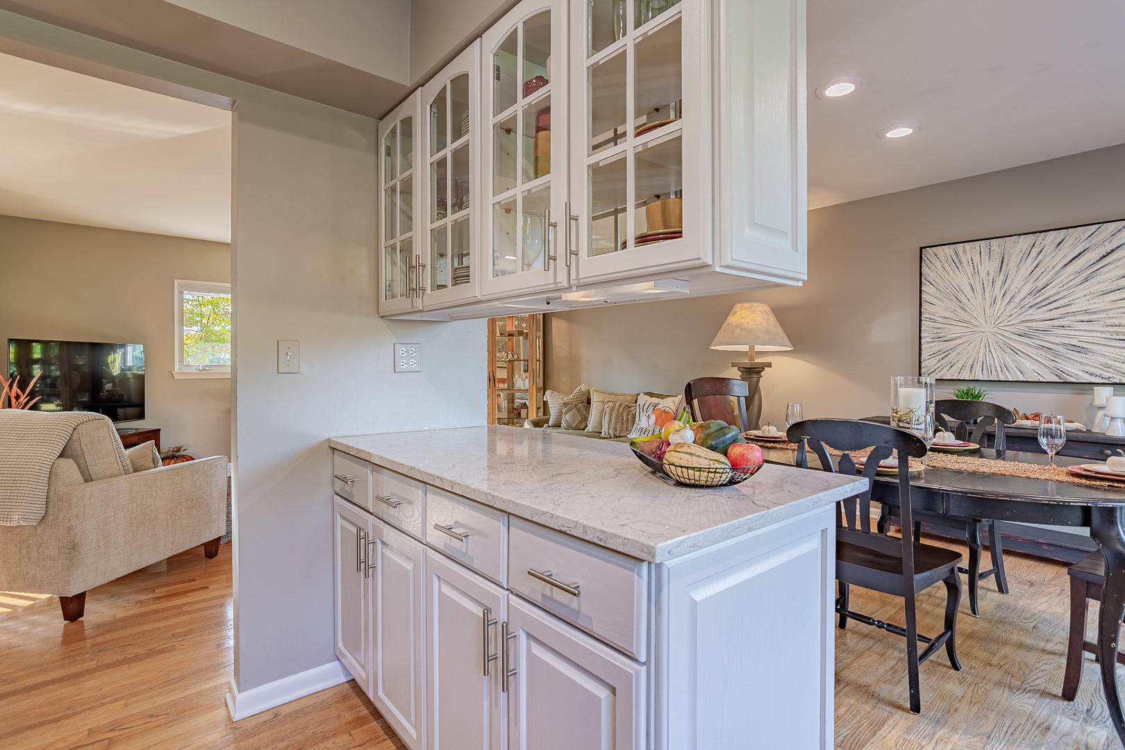 210 Yarmouth Road, Elk Grove Village, IL 60007