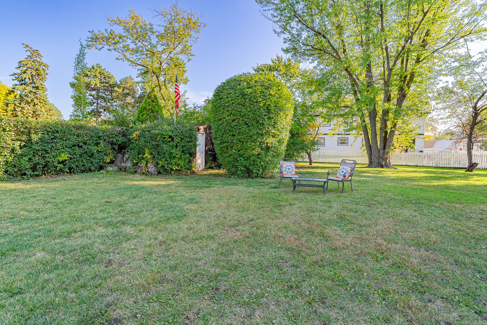 210 Yarmouth Road, Elk Grove Village, IL 60007