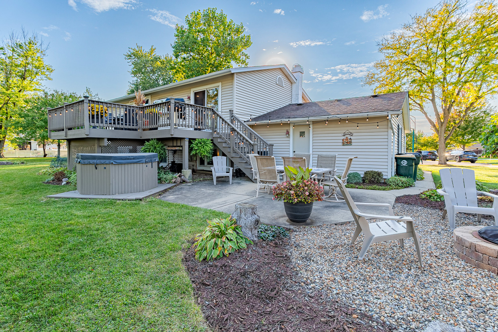 210 Yarmouth Road, Elk Grove Village, IL 60007