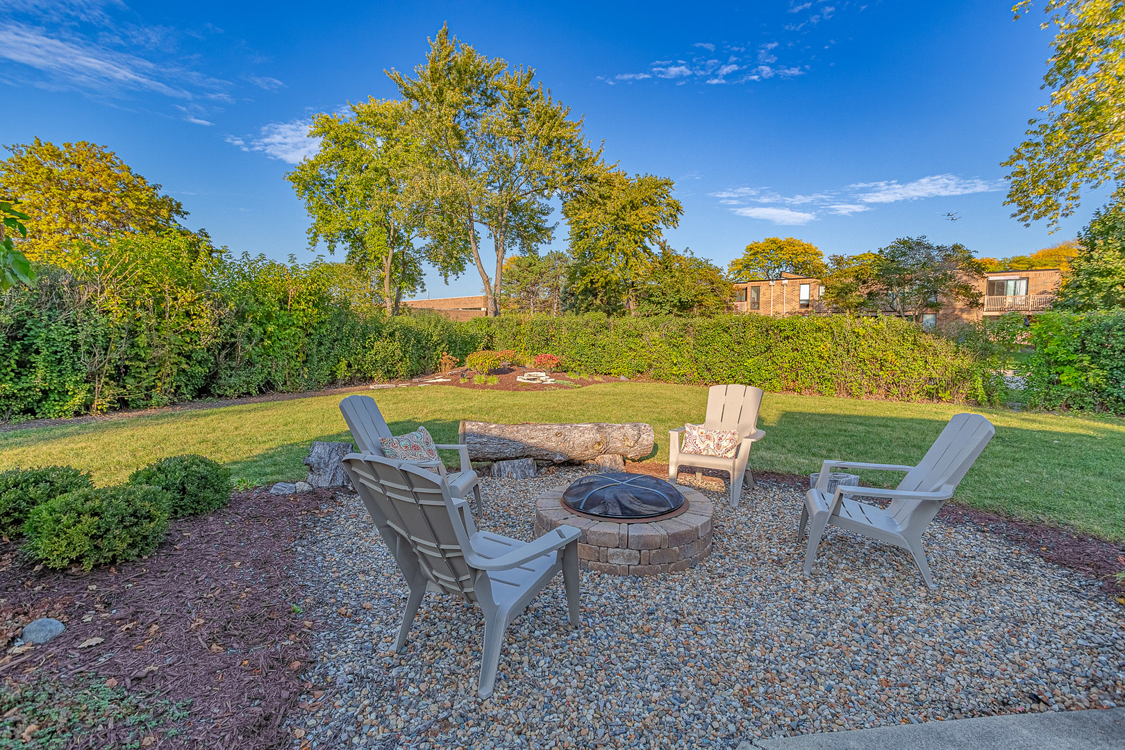 210 Yarmouth Road, Elk Grove Village, IL 60007
