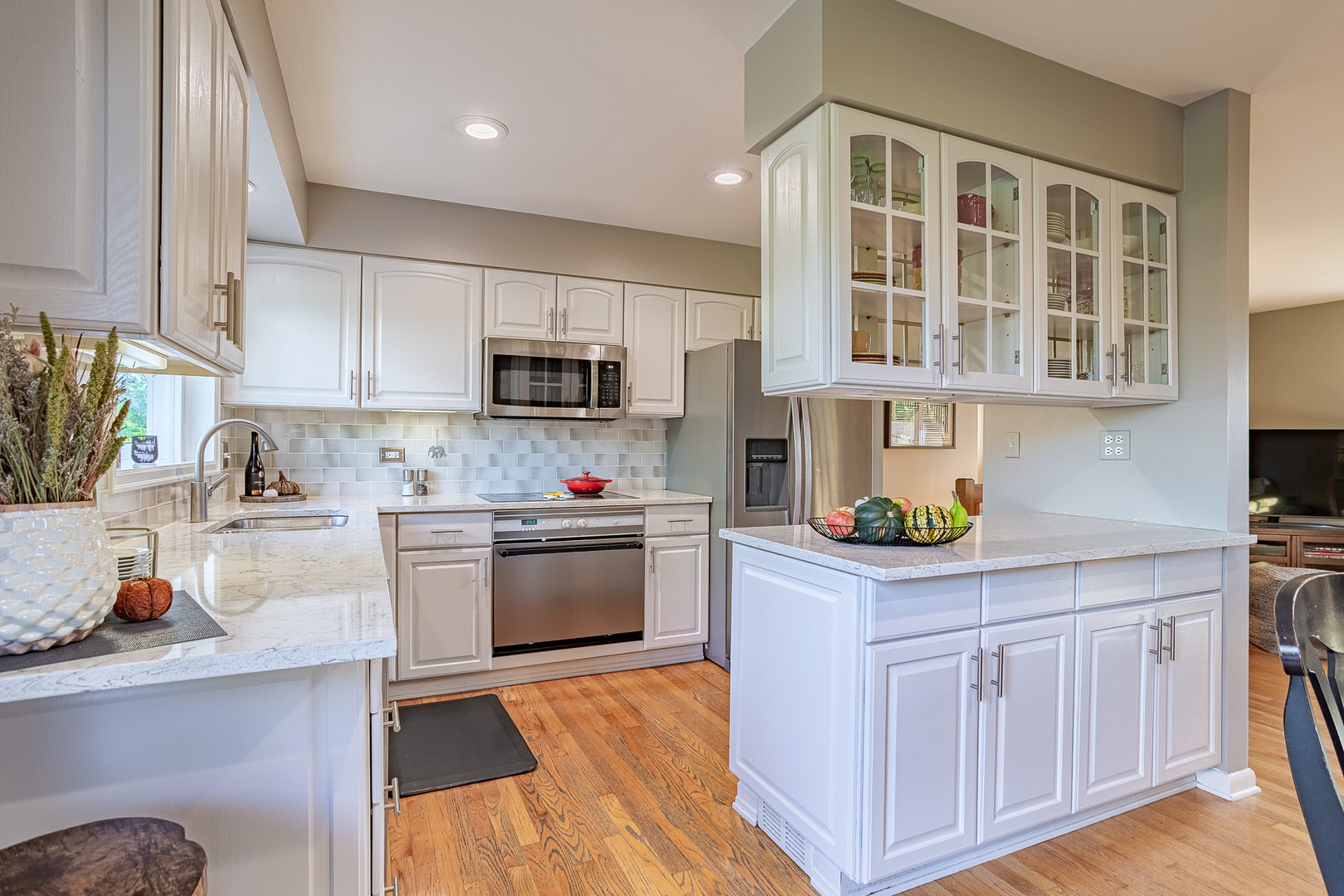 210 Yarmouth Road, Elk Grove Village, IL 60007