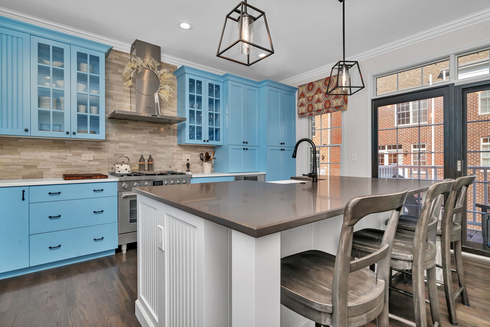 79 Spring Avenue, Naperville, IL 60540