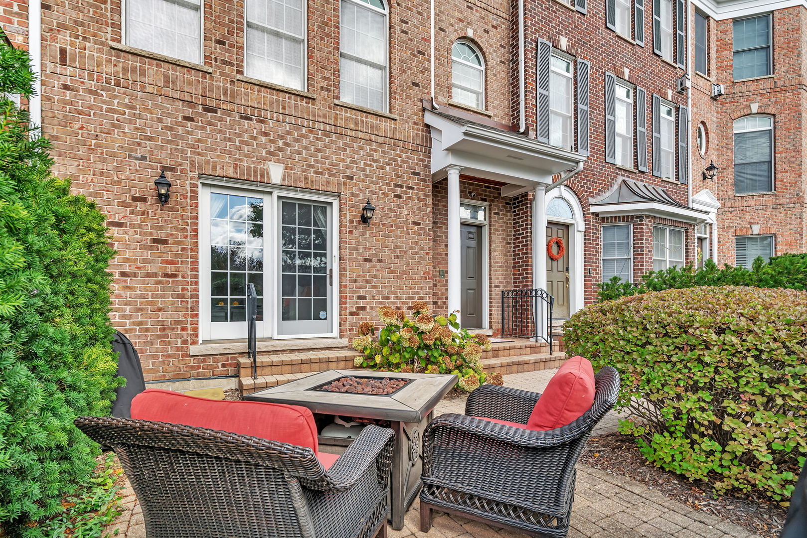 79 Spring Avenue, Naperville, IL 60540