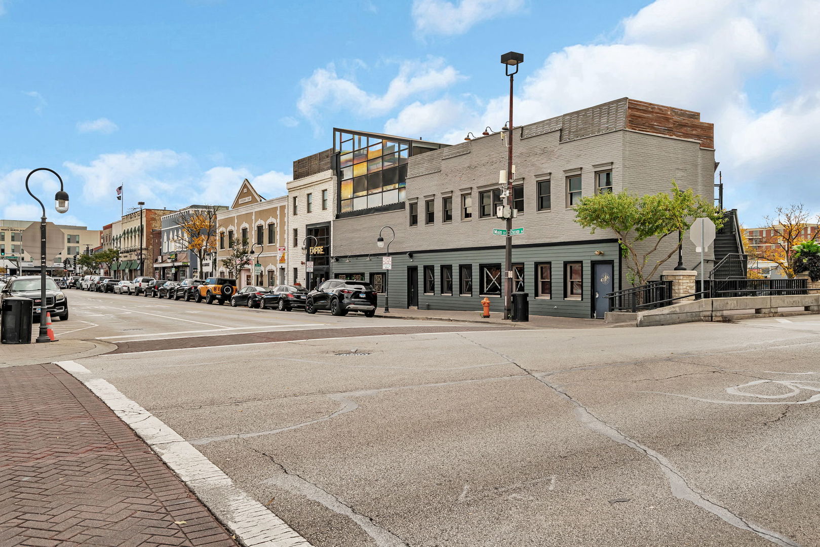 79 Spring Avenue, Naperville, IL 60540