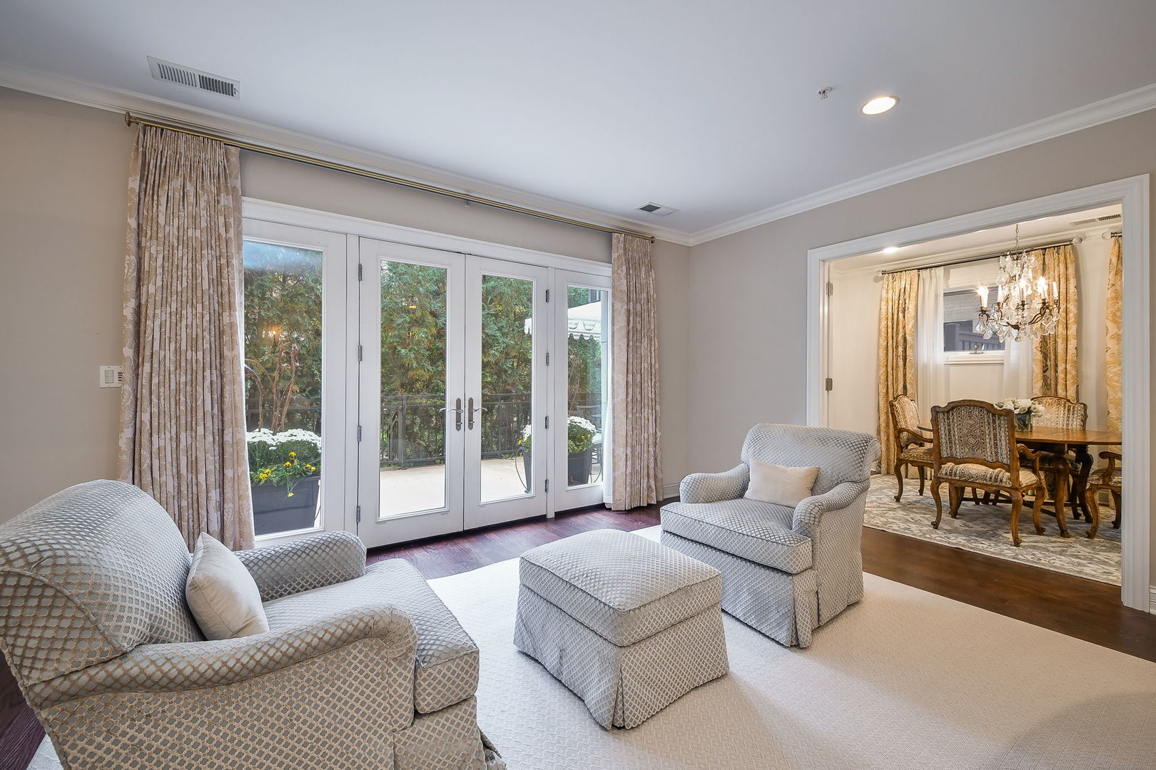 462 Pennsylvania Avenue #1S, Glen Ellyn, IL 60137