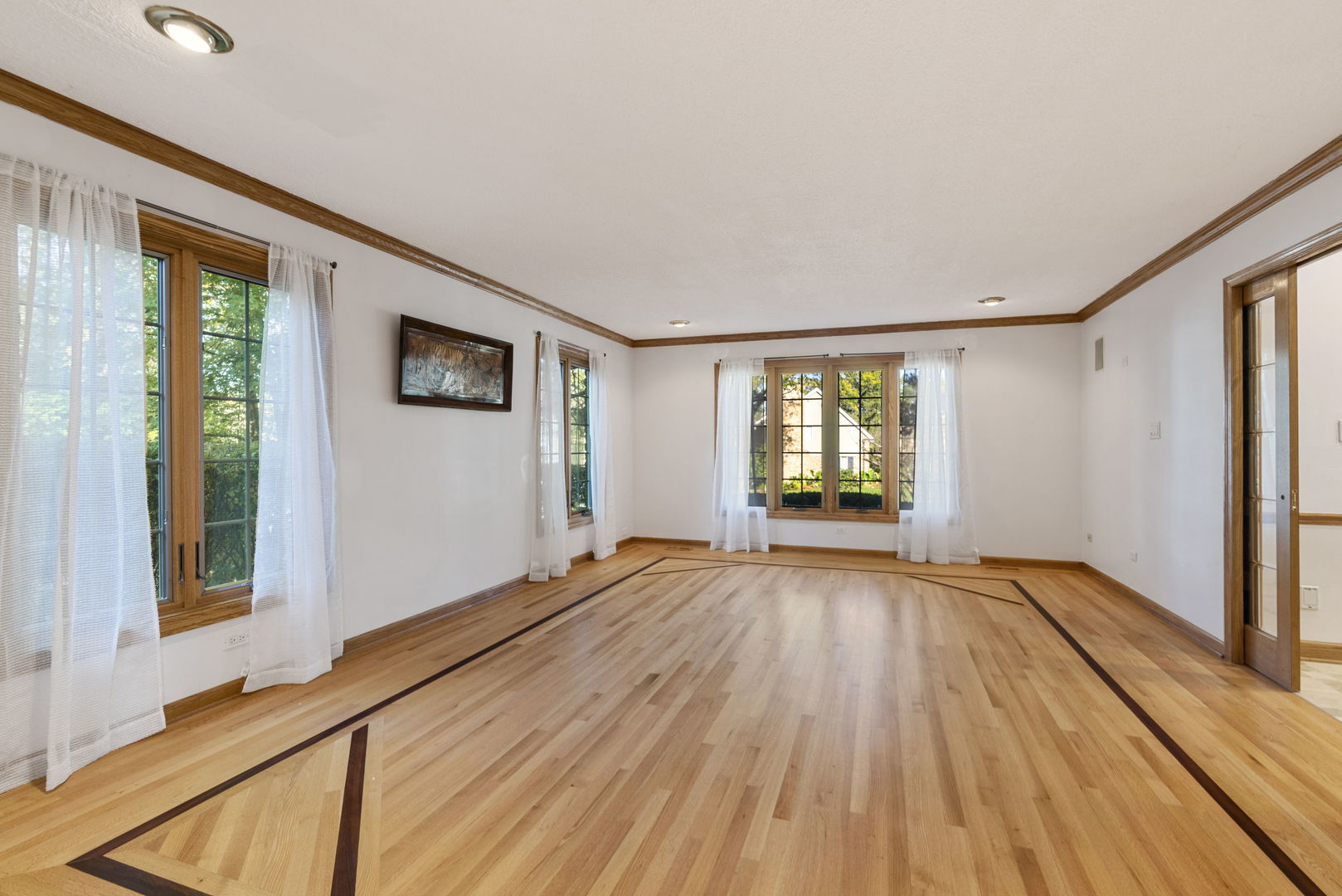 28 Cambridge Drive, Oak Brook, IL 60523