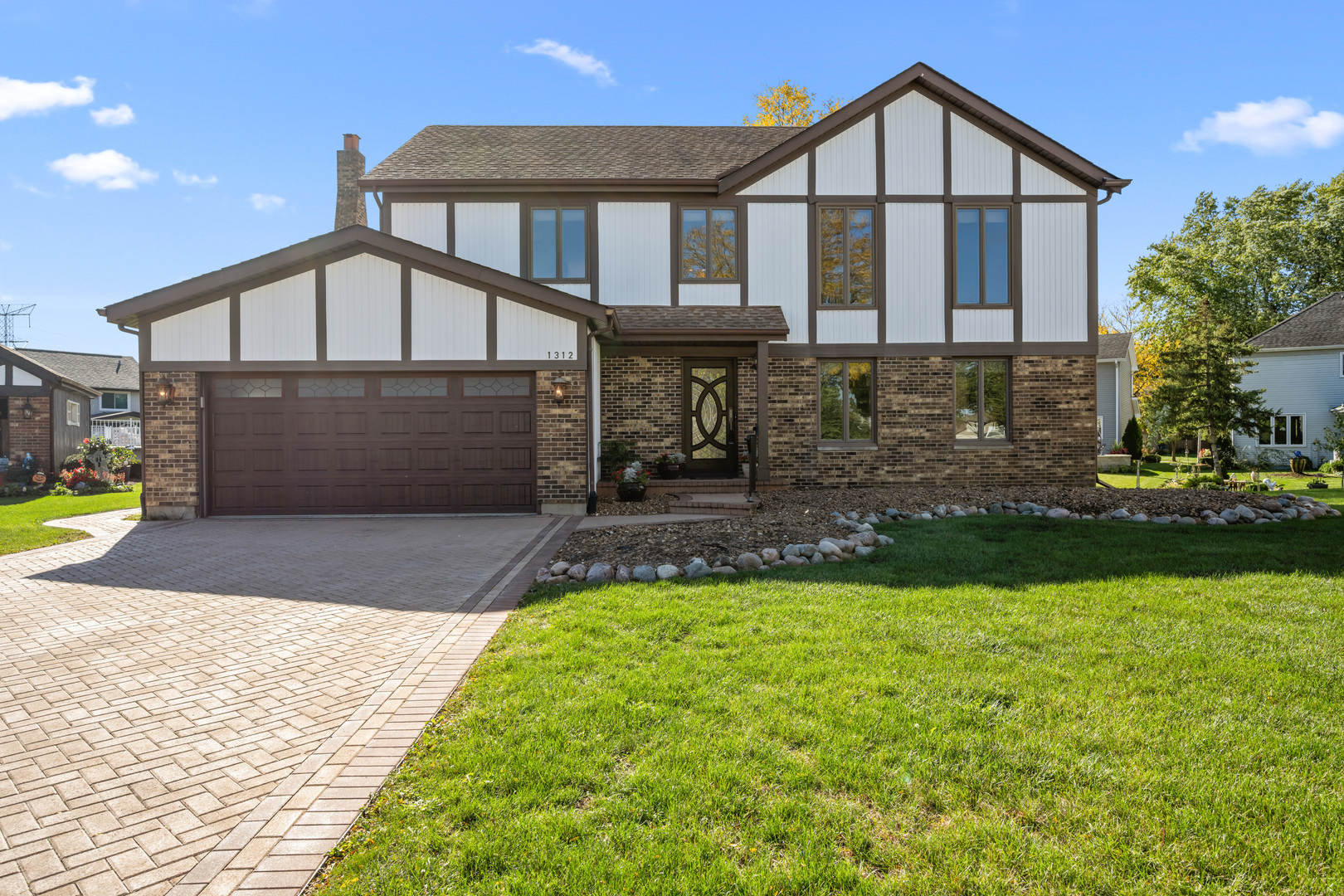 1312 N Saddle Row, Addison, IL 60101