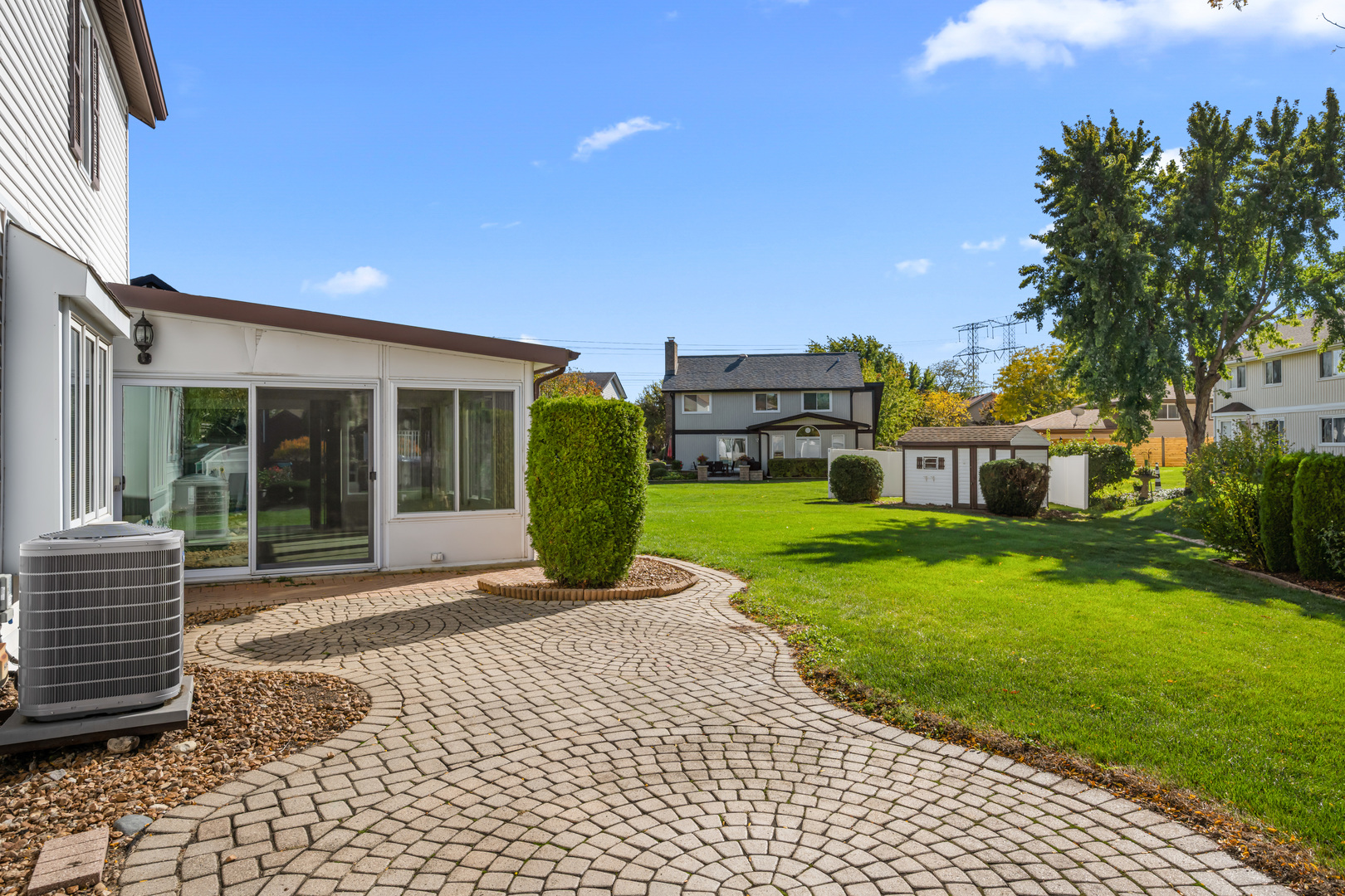 1312 N Saddle Row, Addison, IL 60101