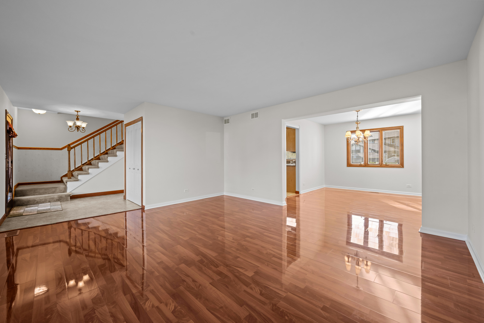 1312 N Saddle Row, Addison, IL 60101
