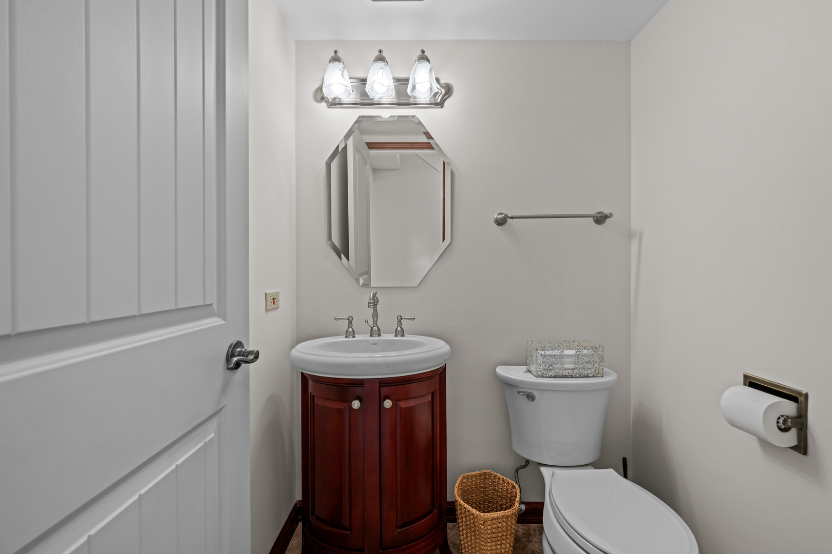 1312 N Saddle Row, Addison, IL 60101