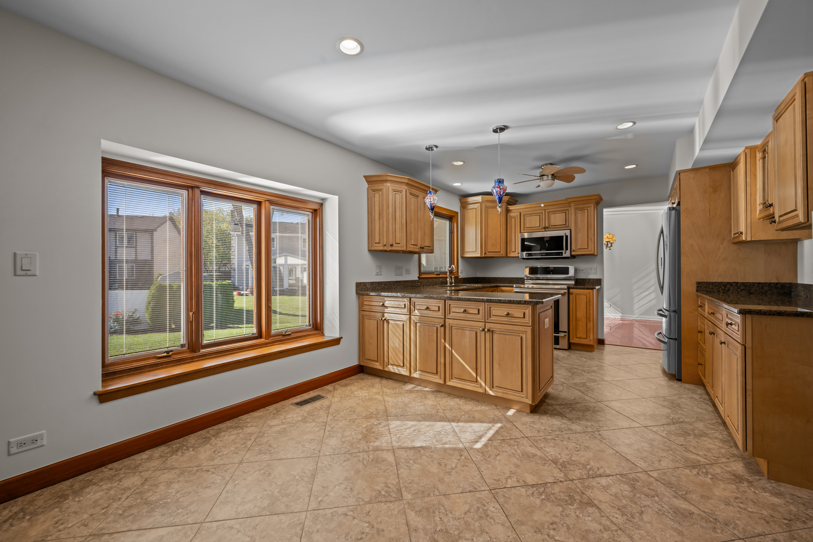 1312 N Saddle Row, Addison, IL 60101