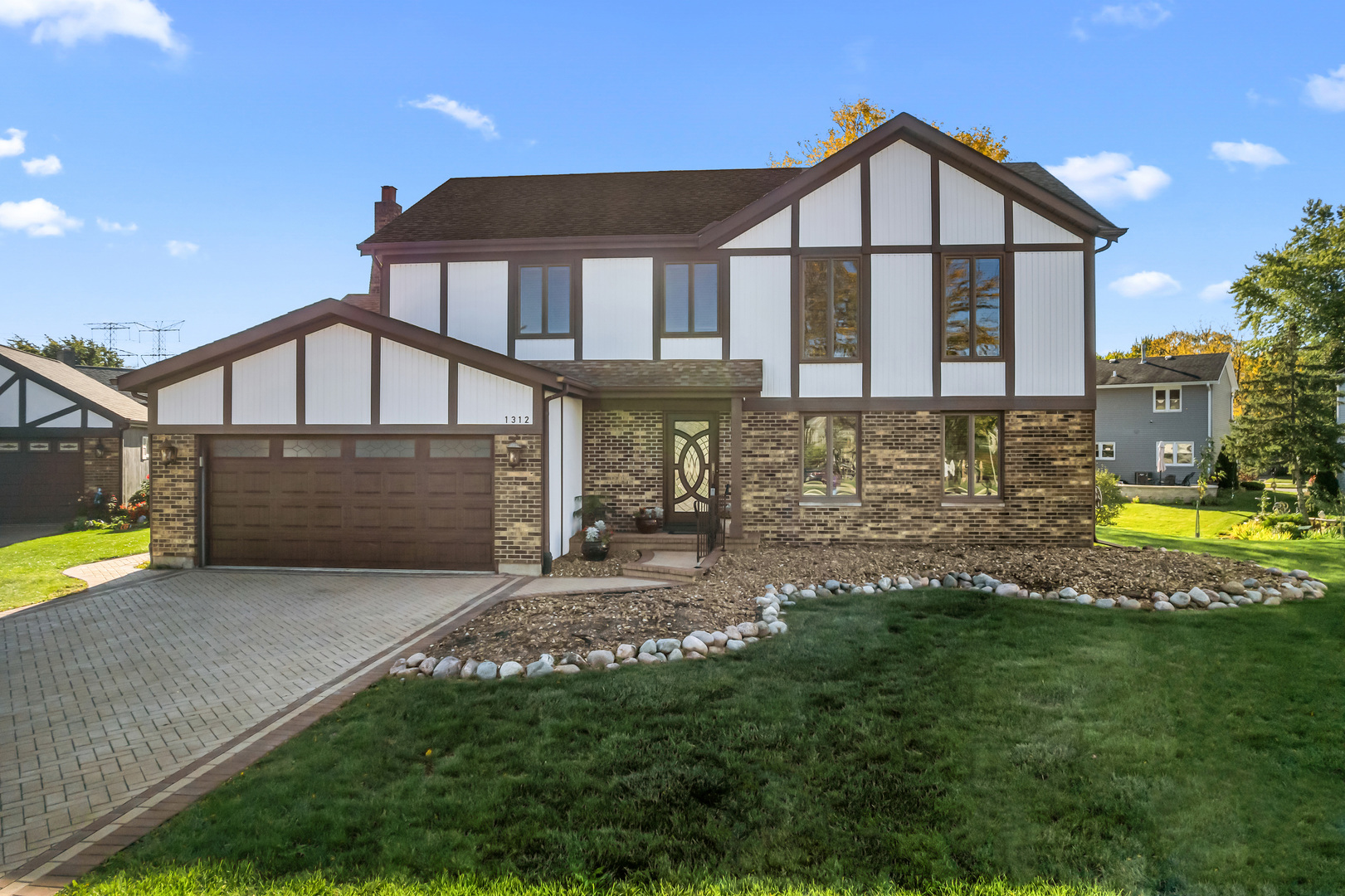 1312 N Saddle Row, Addison, IL 60101