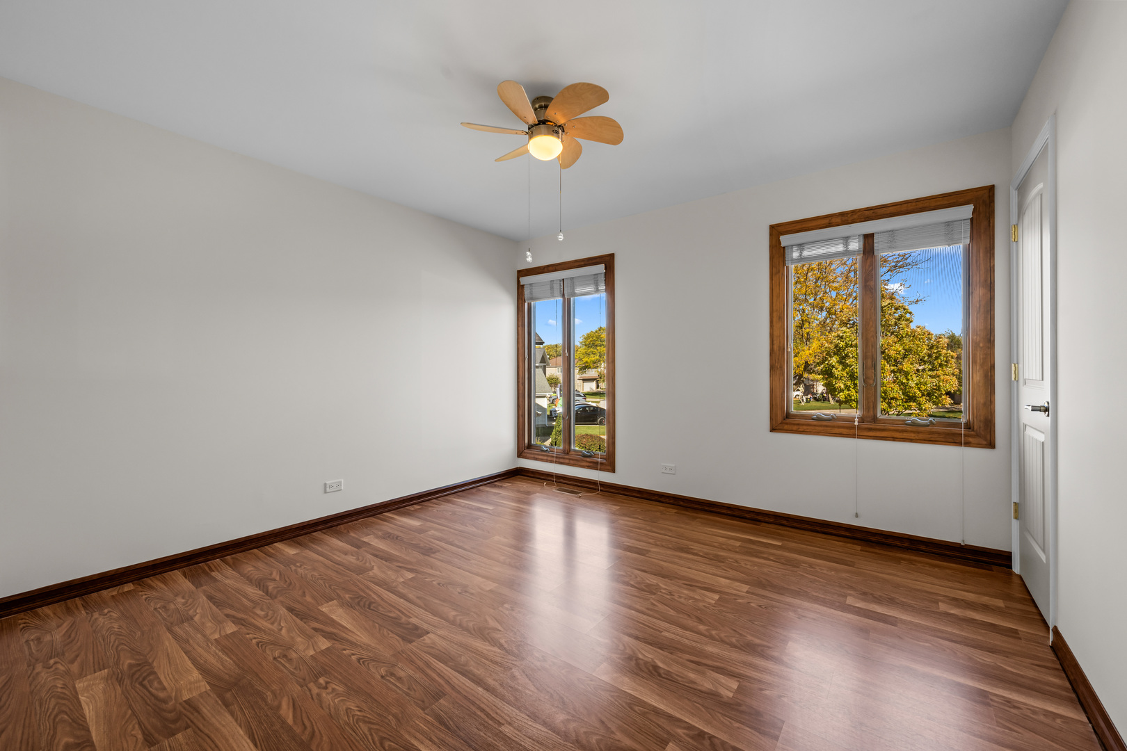 1312 N Saddle Row, Addison, IL 60101