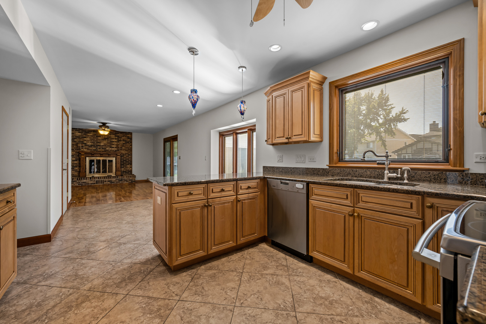 1312 N Saddle Row, Addison, IL 60101