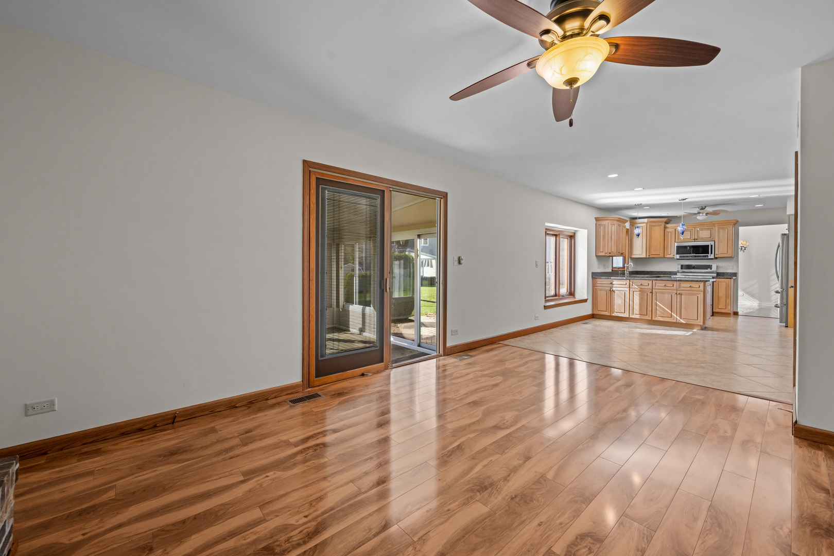 1312 N Saddle Row, Addison, IL 60101