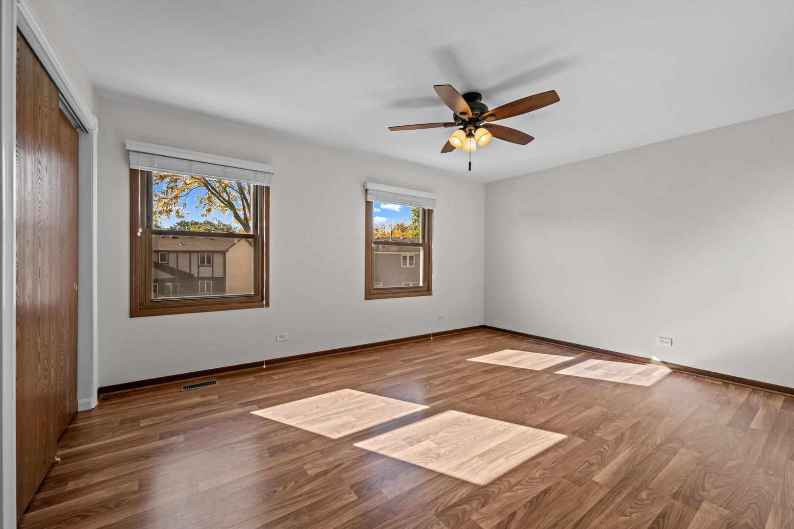 1312 N Saddle Row, Addison, IL 60101