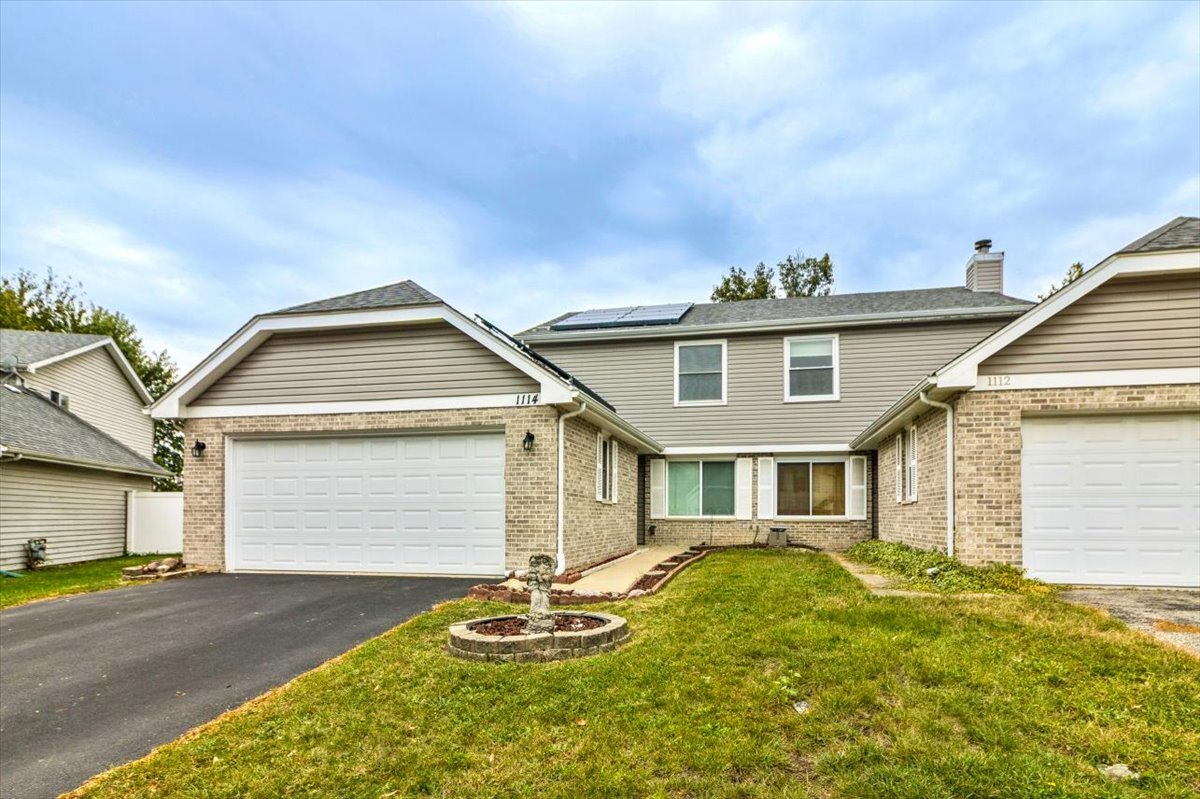 1114 Brunswick Lane, Aurora, IL 60504
