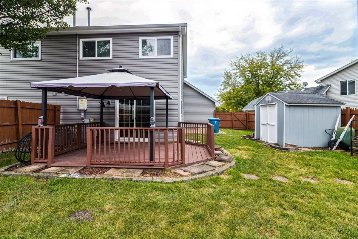 1114 Brunswick Lane, Aurora, IL 60504