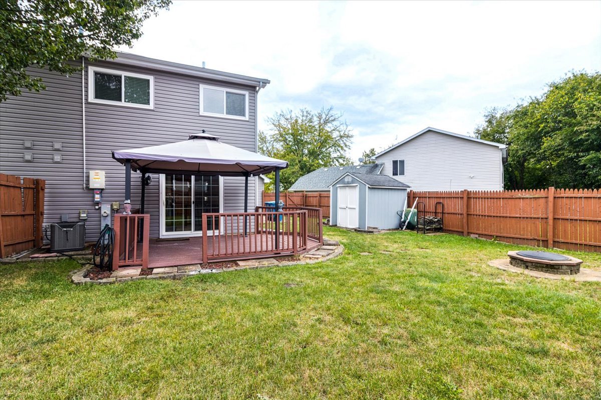 1114 Brunswick Lane, Aurora, IL 60504