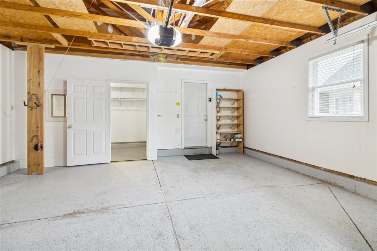 1114 Brunswick Lane, Aurora, IL 60504