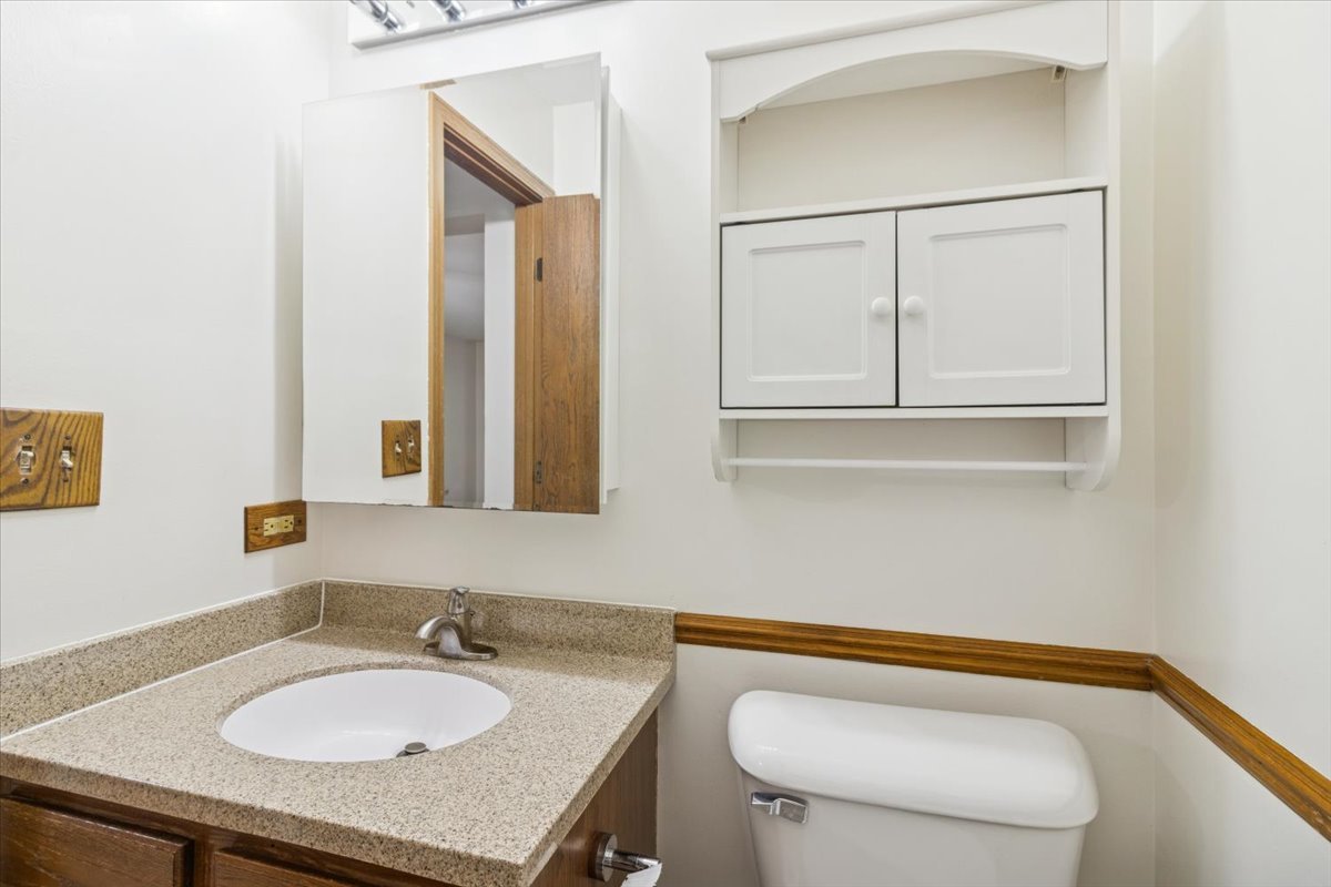 1114 Brunswick Lane, Aurora, IL 60504