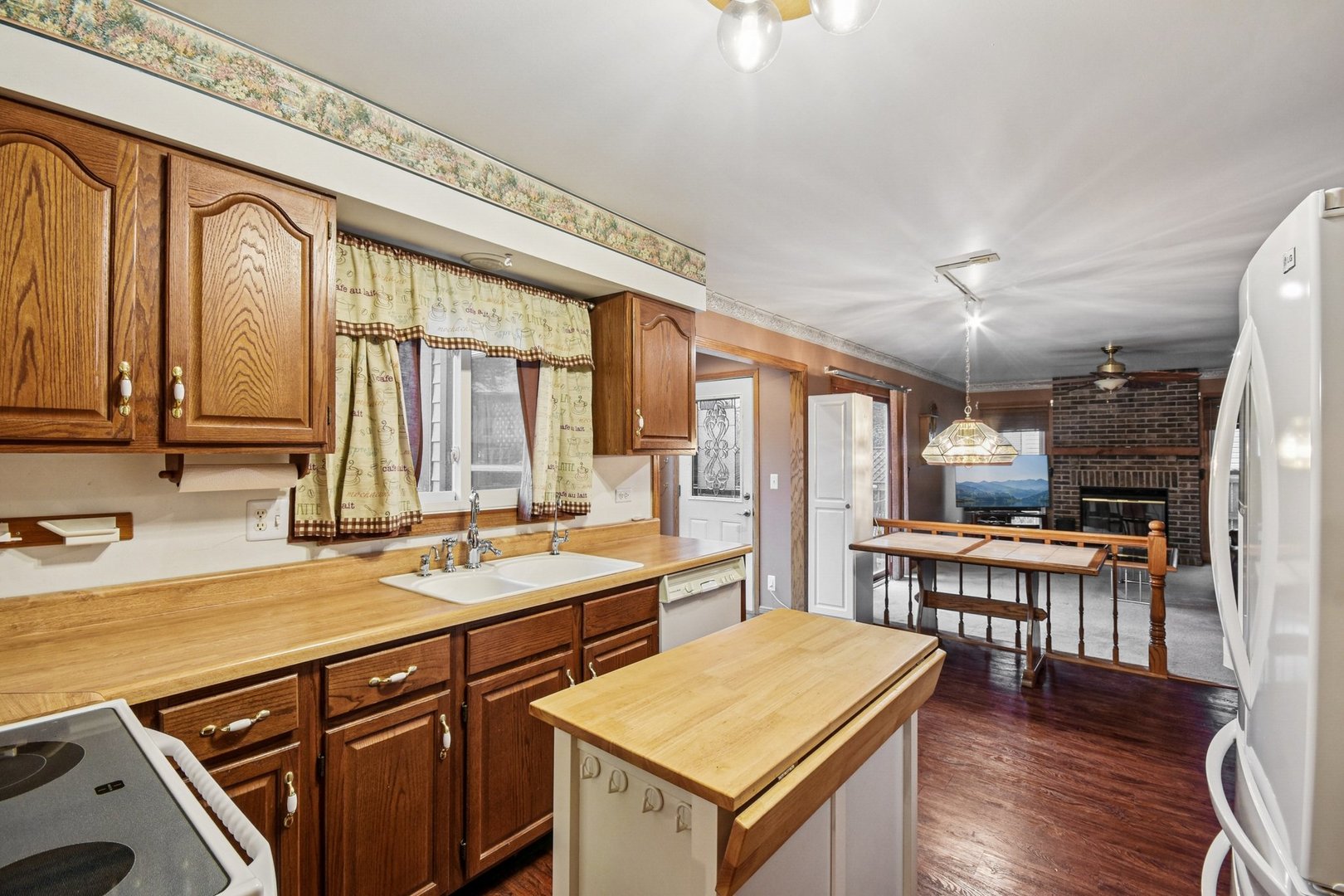 2066 Oaktree Trail, Lake Villa, IL 60046