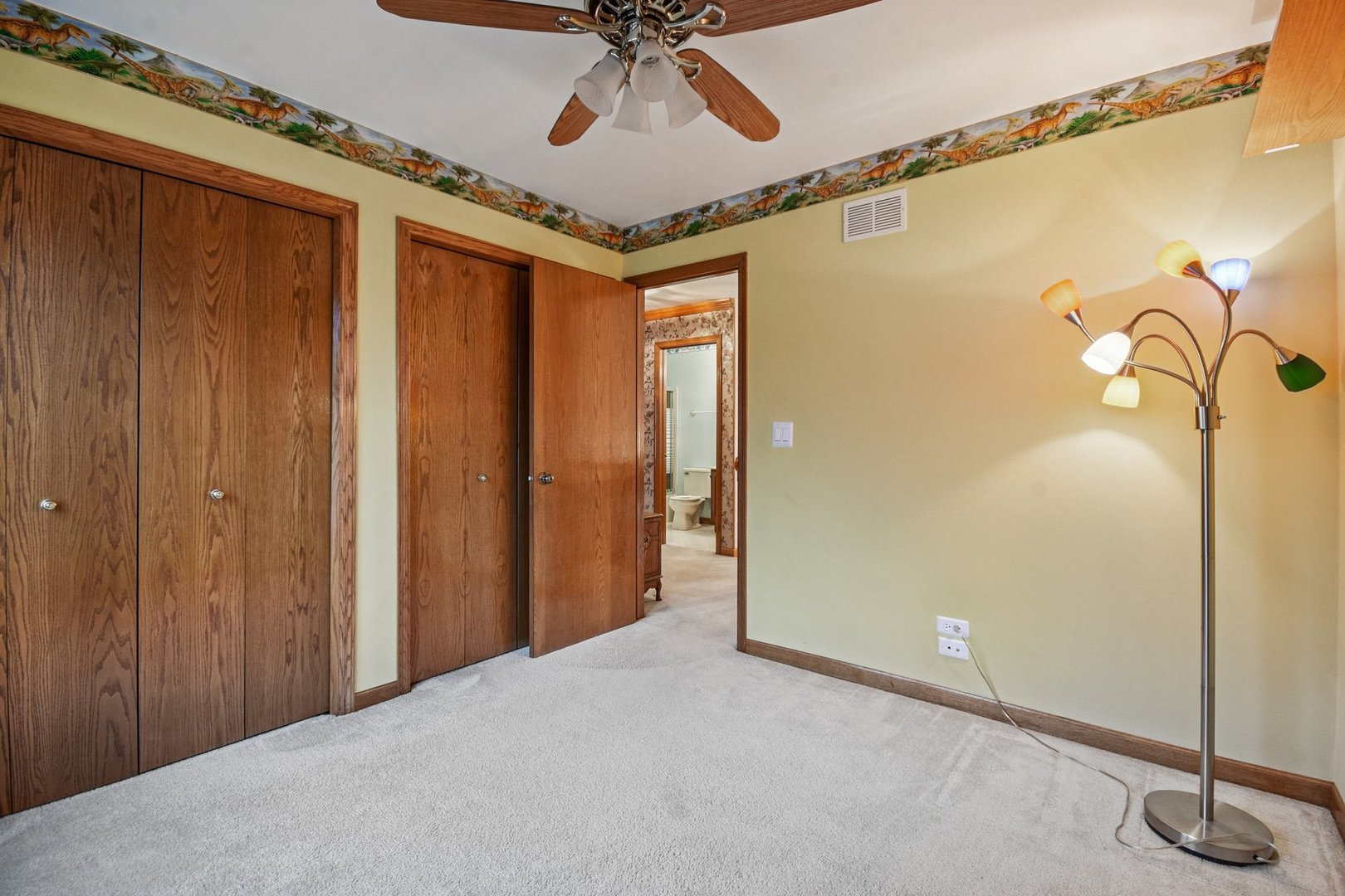 2066 Oaktree Trail, Lake Villa, IL 60046