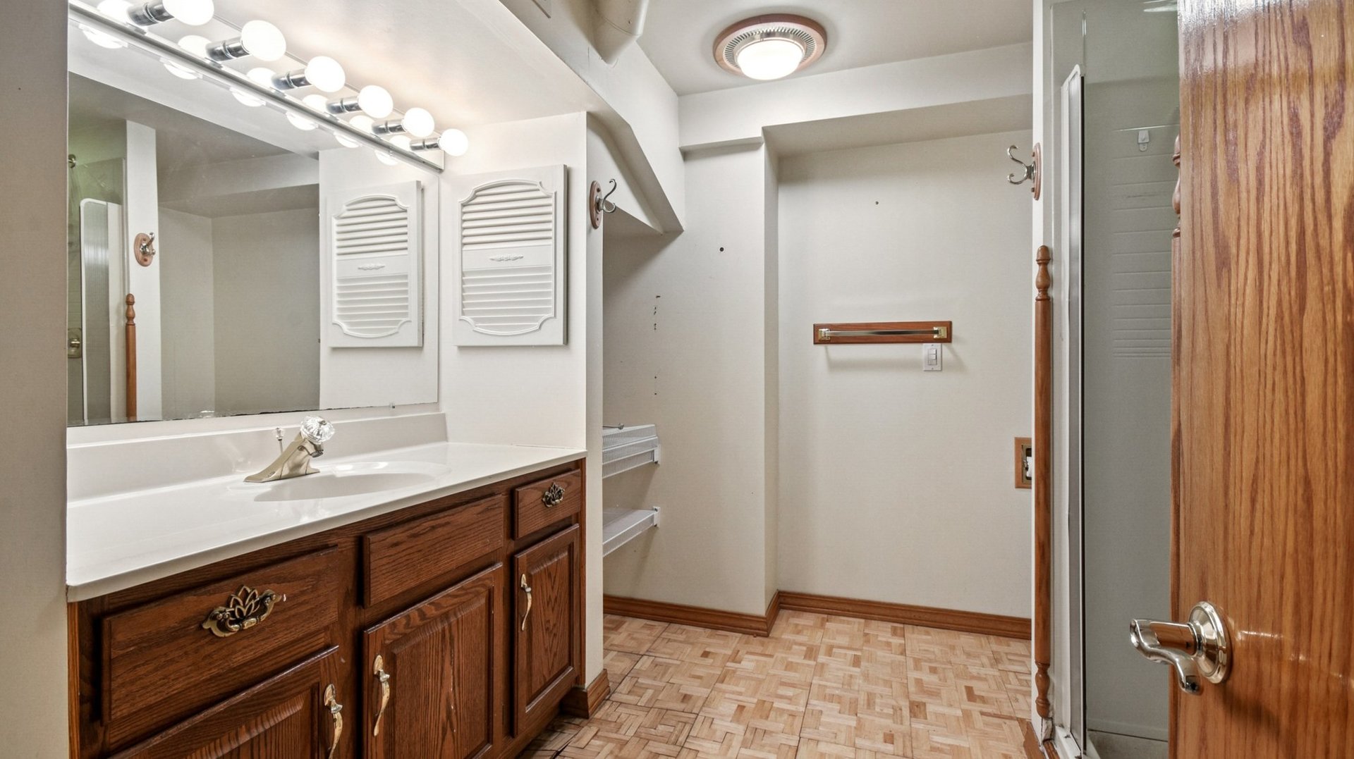 2066 Oaktree Trail, Lake Villa, IL 60046