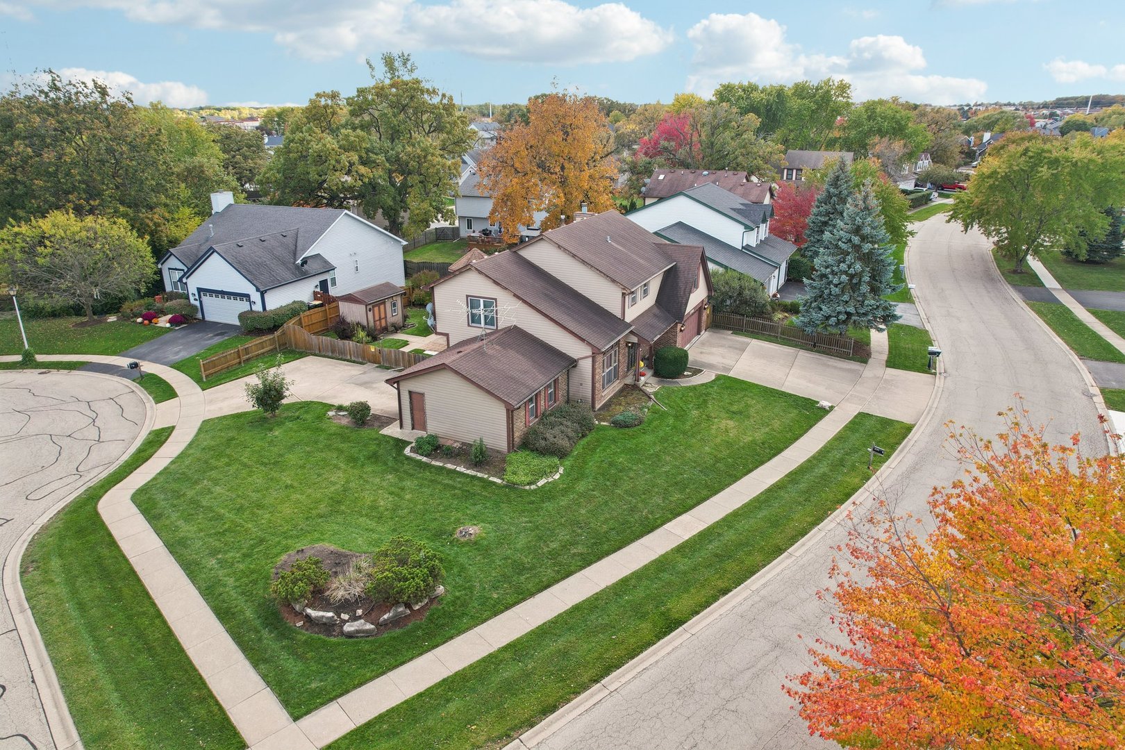 2066 Oaktree Trail, Lake Villa, IL 60046