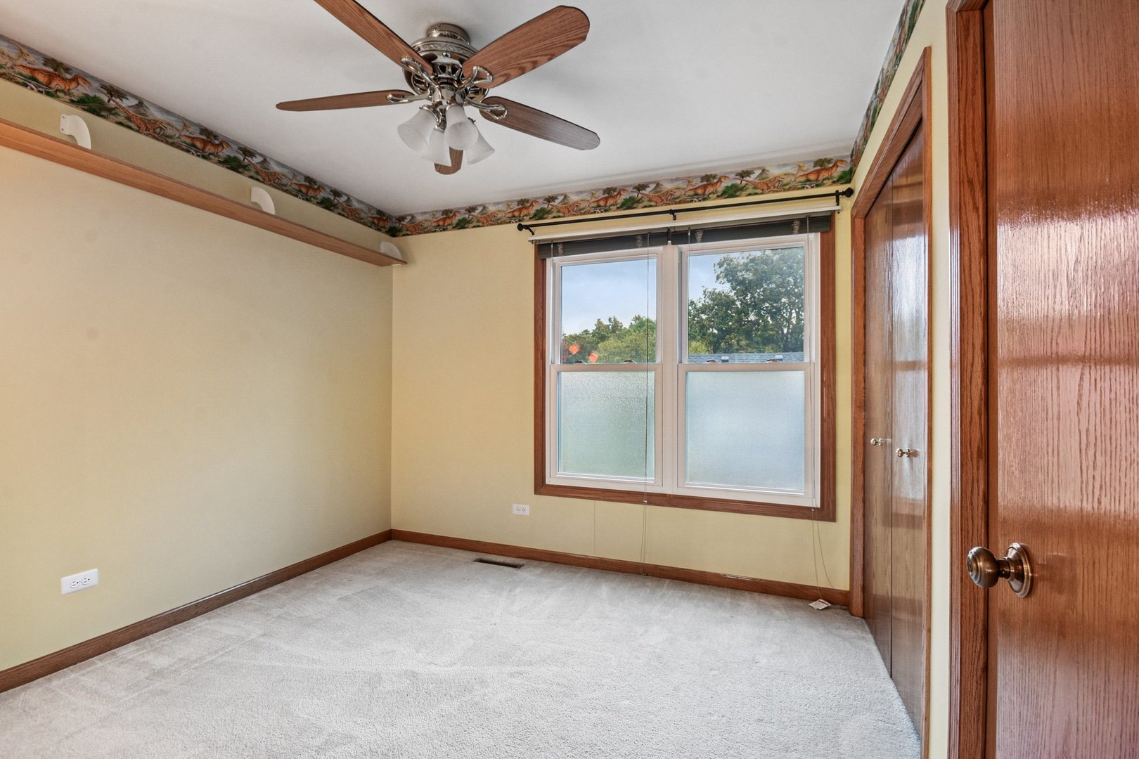 2066 Oaktree Trail, Lake Villa, IL 60046